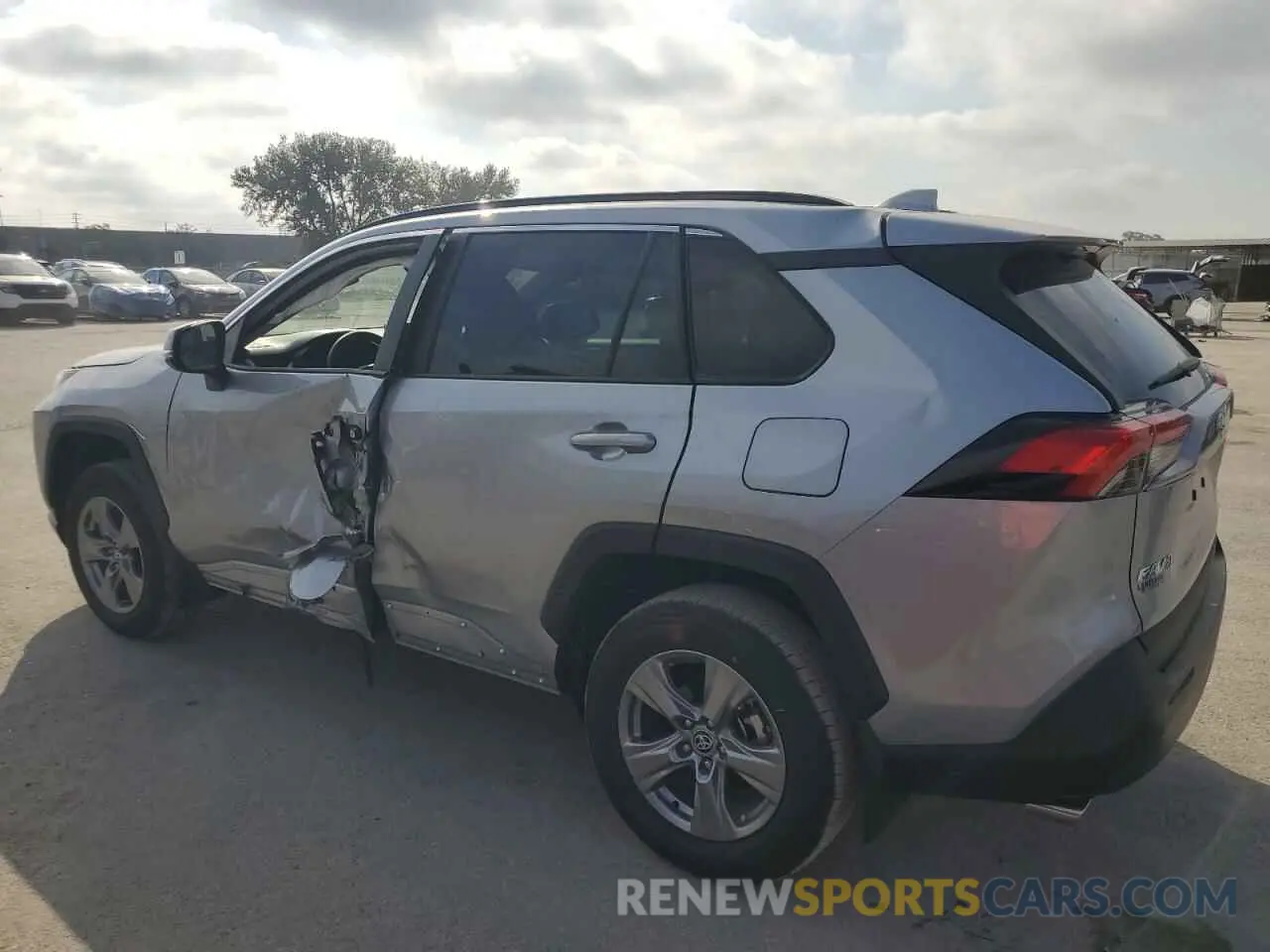 2 fotografías del automóvil dañado 2T3W1RFV2RW354965 TOYOTA RAV4 2024