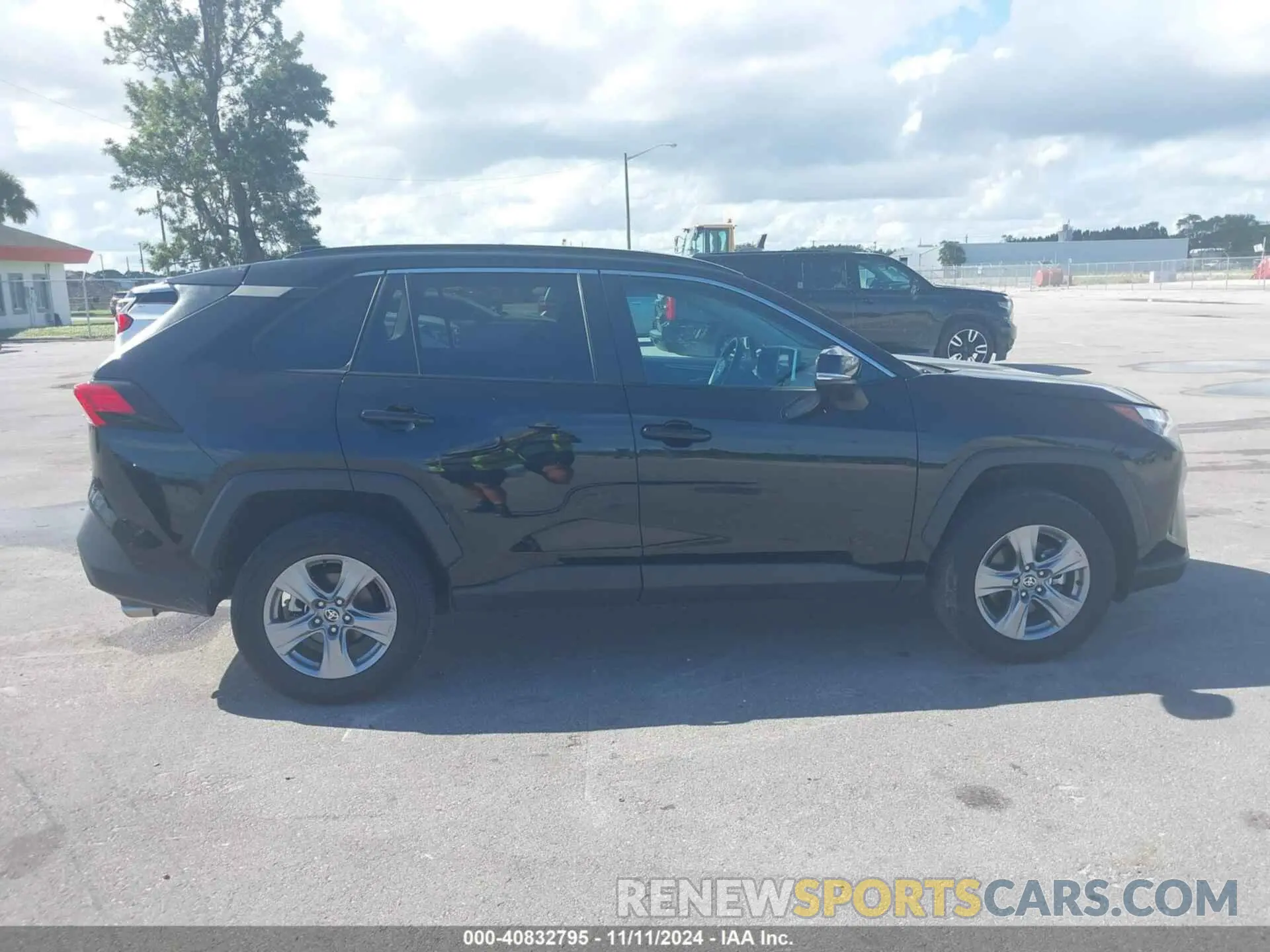 13 fotografías del automóvil dañado 2T3W1RFV3RW305192 TOYOTA RAV4 2024