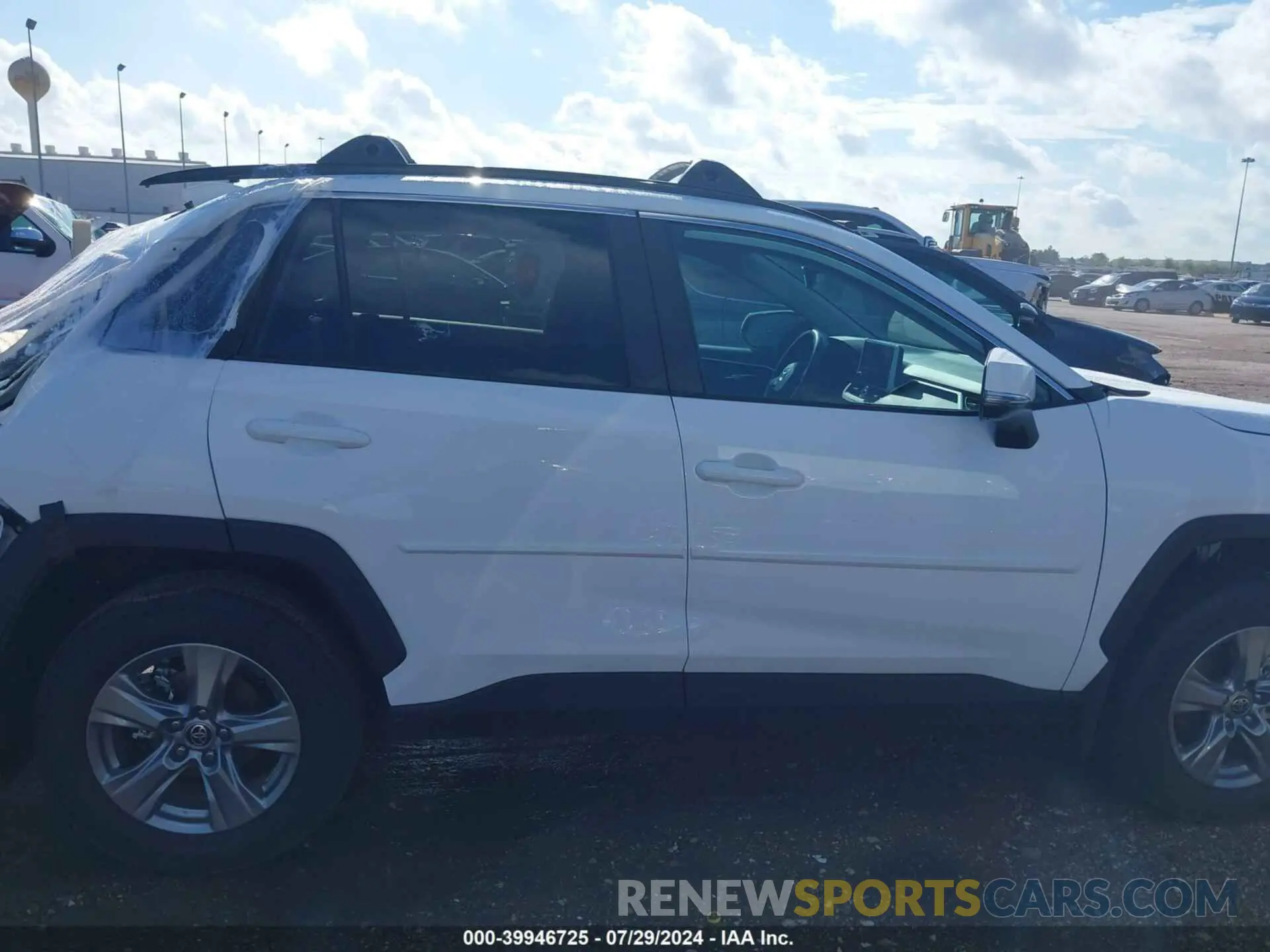 13 fotografías del automóvil dañado 2T3W1RFV3RW341724 TOYOTA RAV4 2024