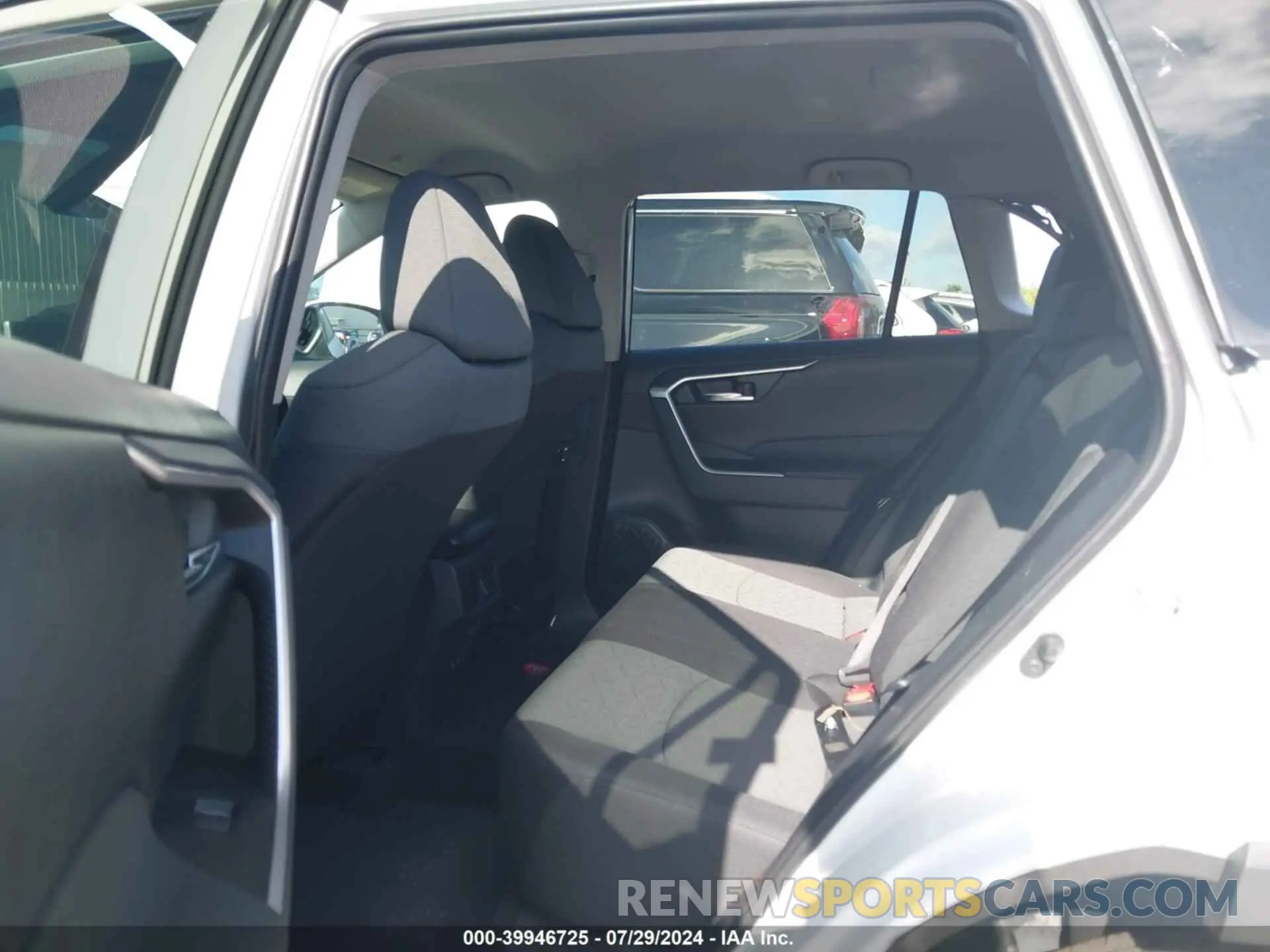 8 fotografías del automóvil dañado 2T3W1RFV3RW341724 TOYOTA RAV4 2024