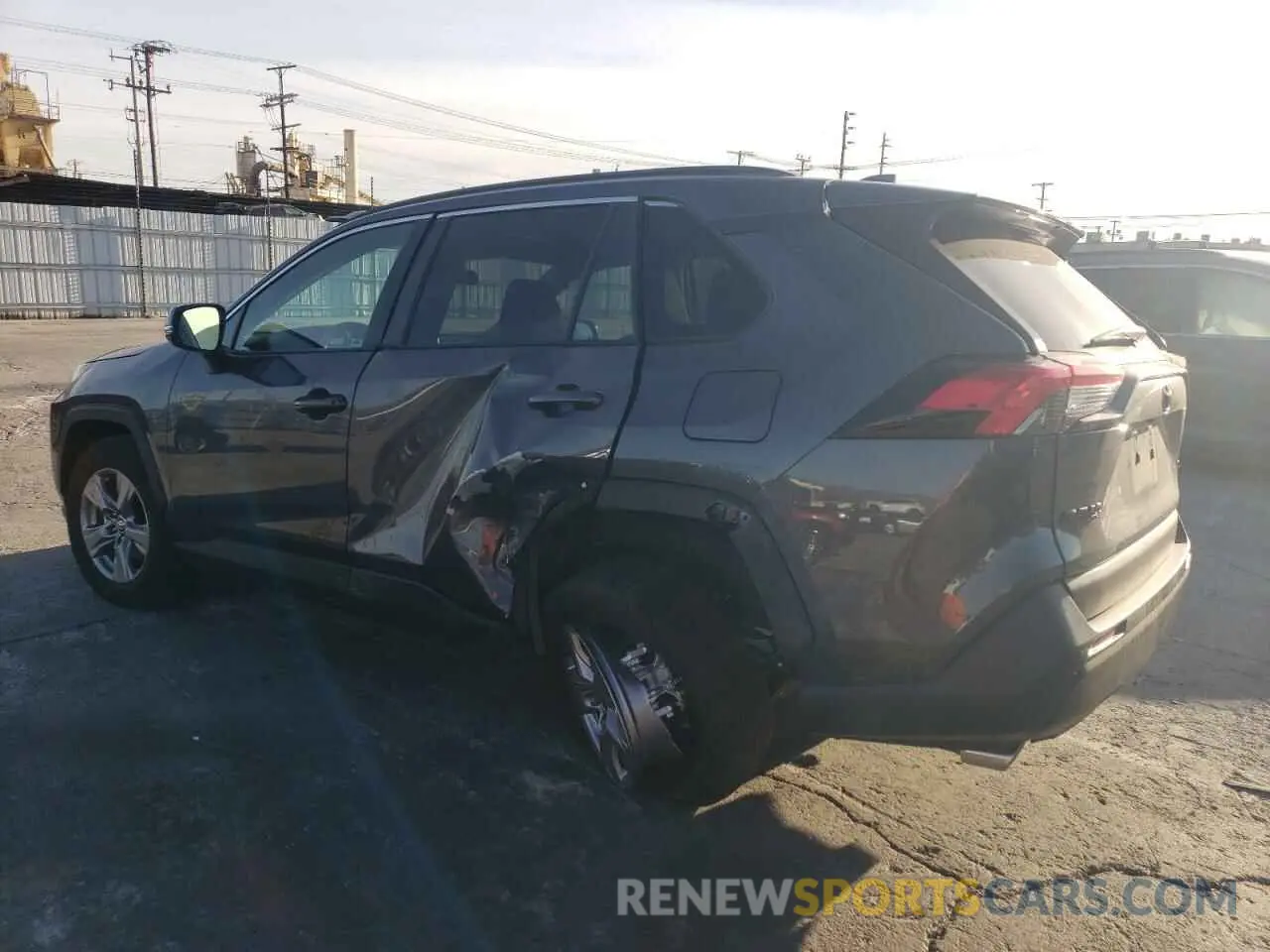 2 fotografías del automóvil dañado 2T3W1RFV3RW362430 TOYOTA RAV4 2024