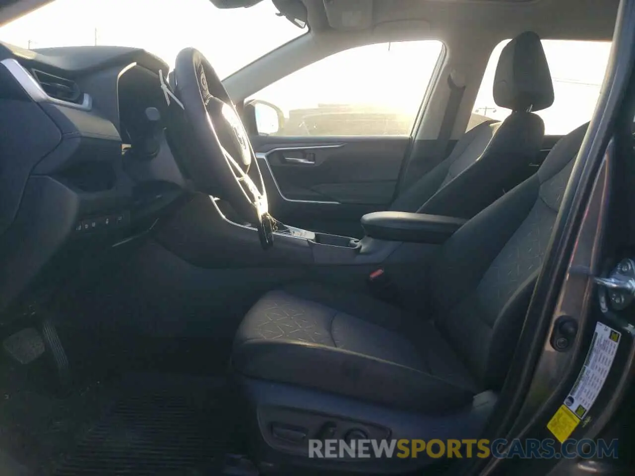 7 fotografías del automóvil dañado 2T3W1RFV3RW362430 TOYOTA RAV4 2024