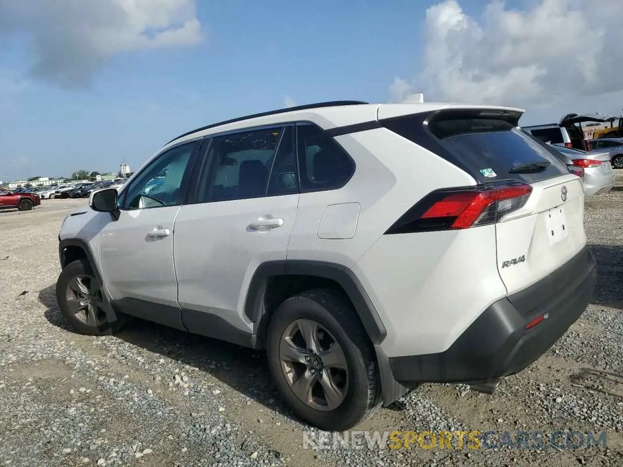 2 fotografías del automóvil dañado 2T3W1RFV4RC277730 TOYOTA RAV4 2024