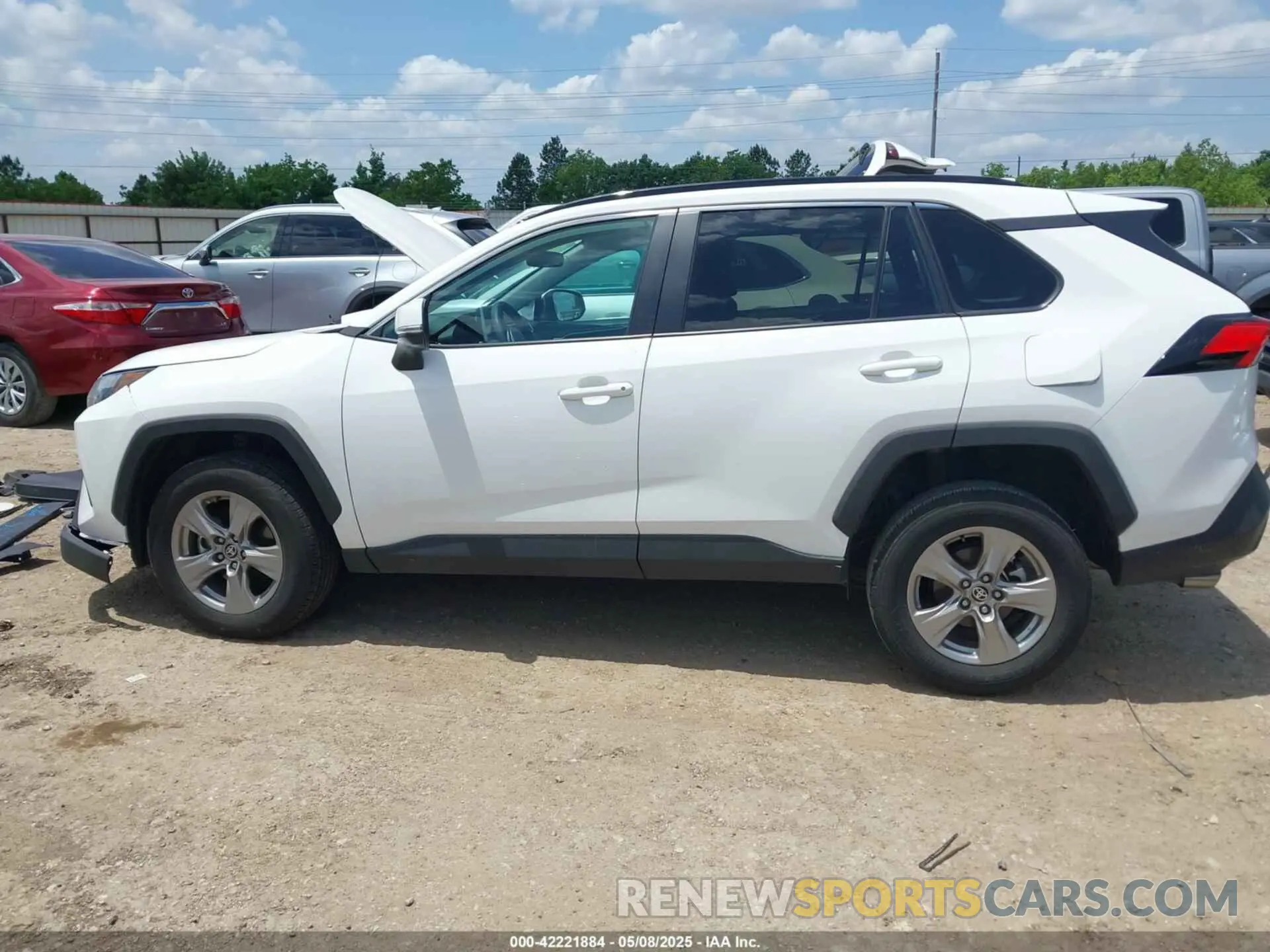 14 fotografías del automóvil dañado 2T3W1RFV4RW329100 TOYOTA RAV4 2024