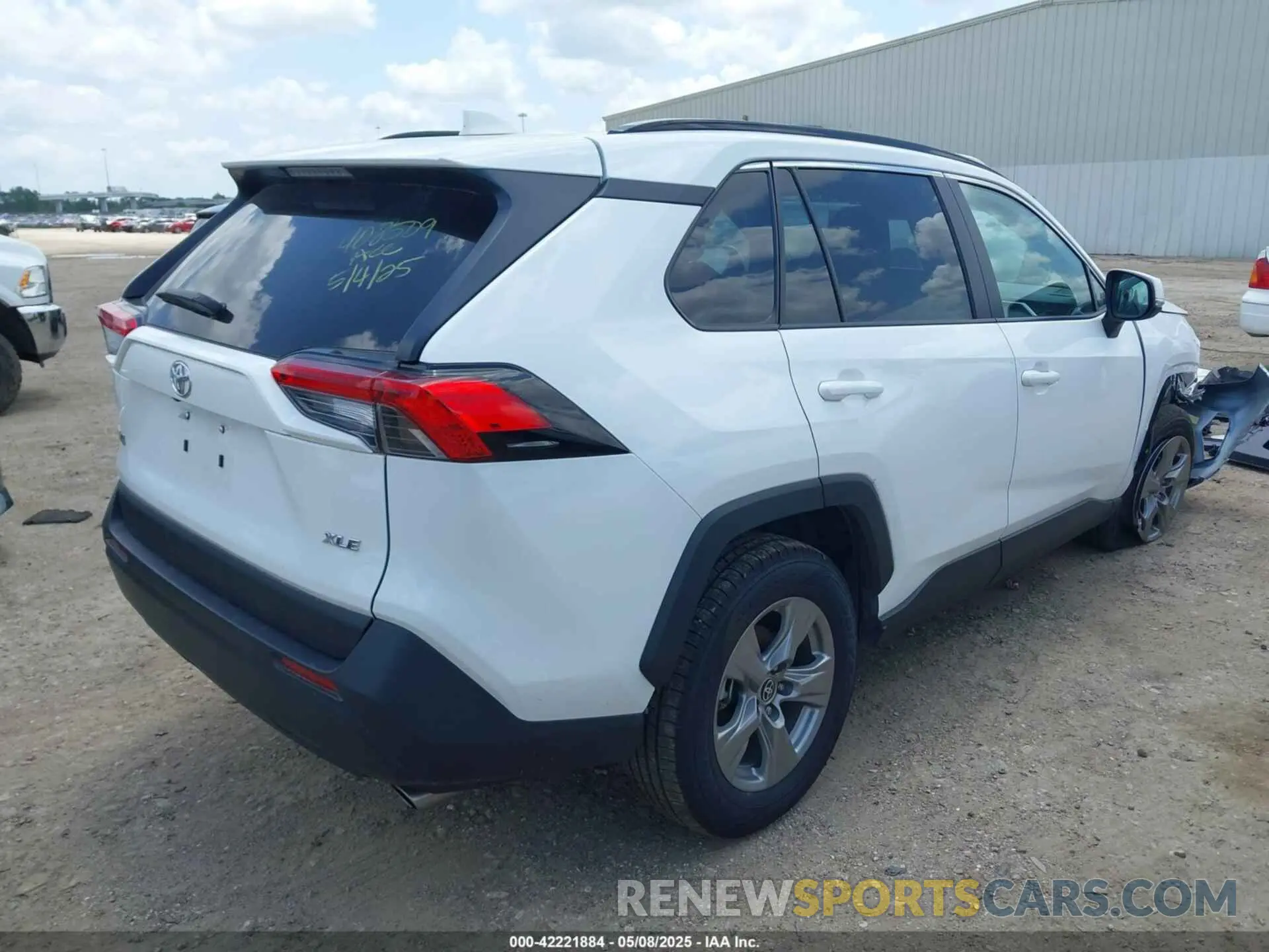 4 fotografías del automóvil dañado 2T3W1RFV4RW329100 TOYOTA RAV4 2024