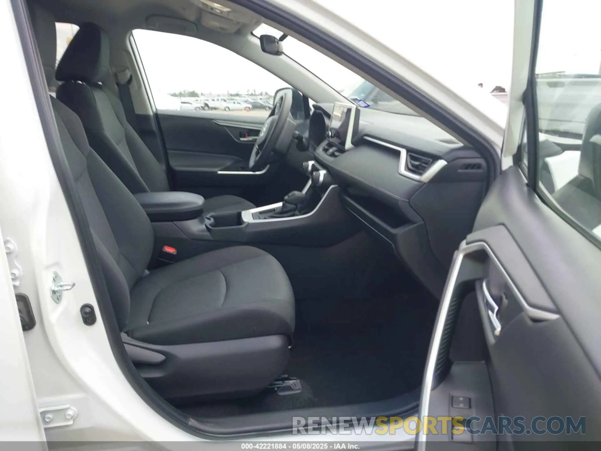 5 fotografías del automóvil dañado 2T3W1RFV4RW329100 TOYOTA RAV4 2024