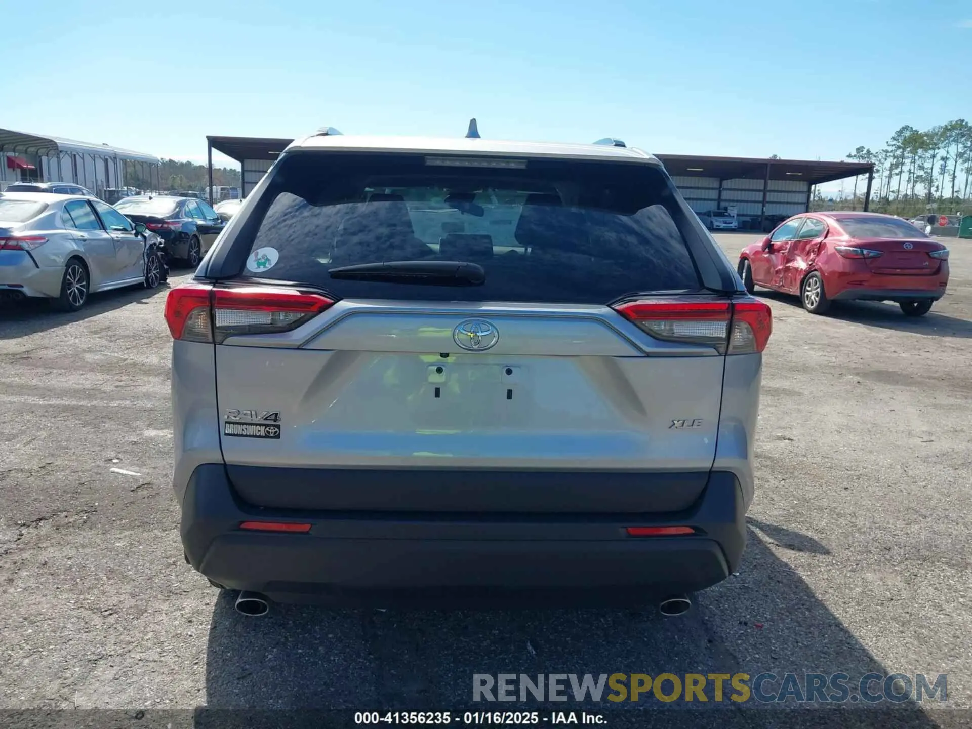 16 fotografías del automóvil dañado 2T3W1RFV4RW343367 TOYOTA RAV4 2024