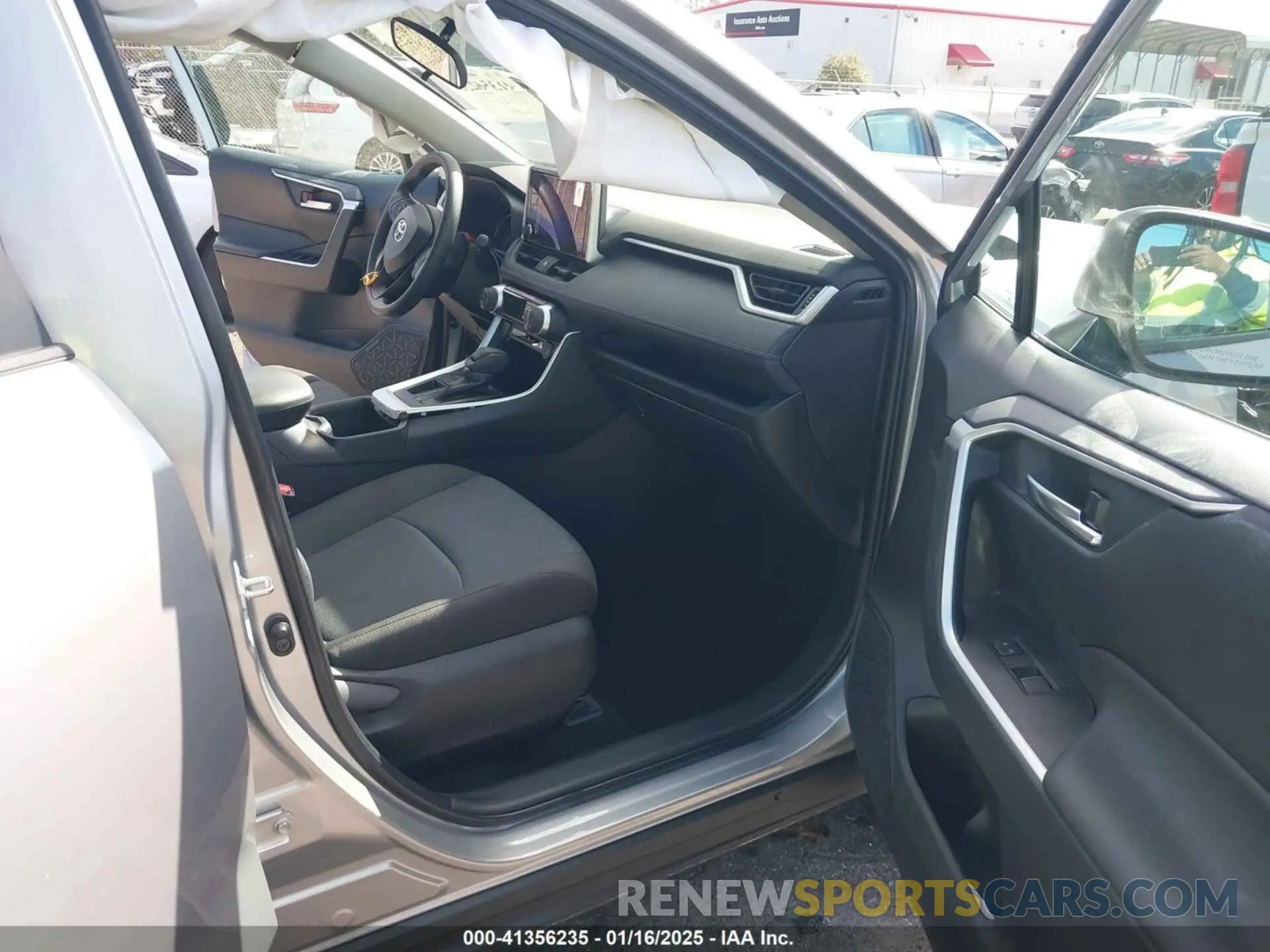 5 fotografías del automóvil dañado 2T3W1RFV4RW343367 TOYOTA RAV4 2024