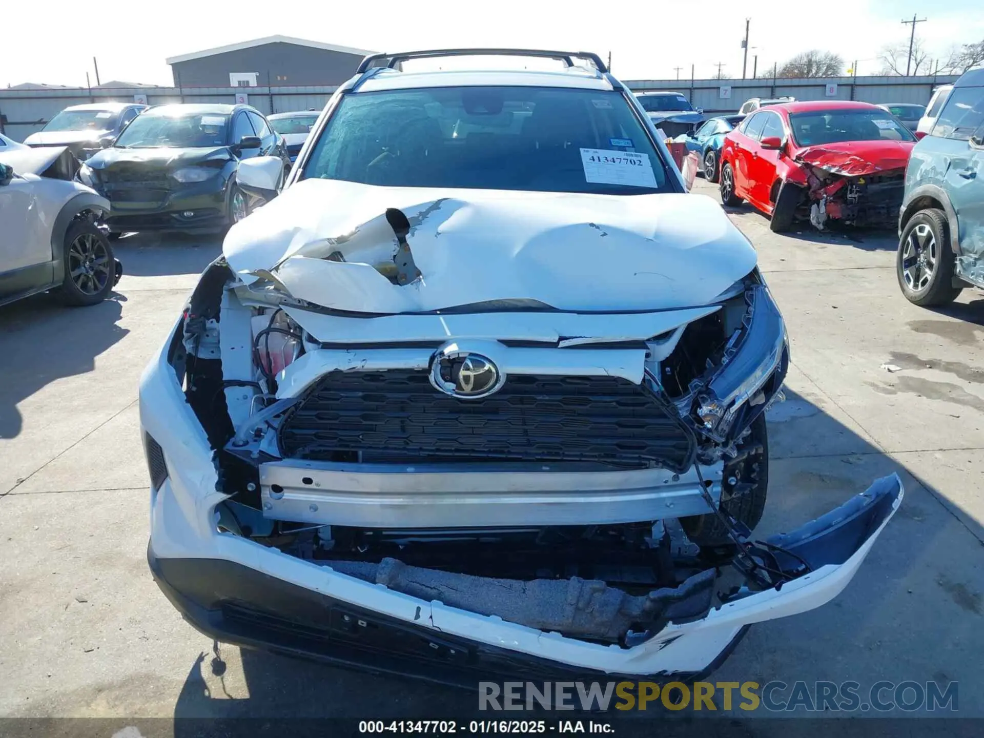 12 fotografías del automóvil dañado 2T3W1RFV4RW350304 TOYOTA RAV4 2024