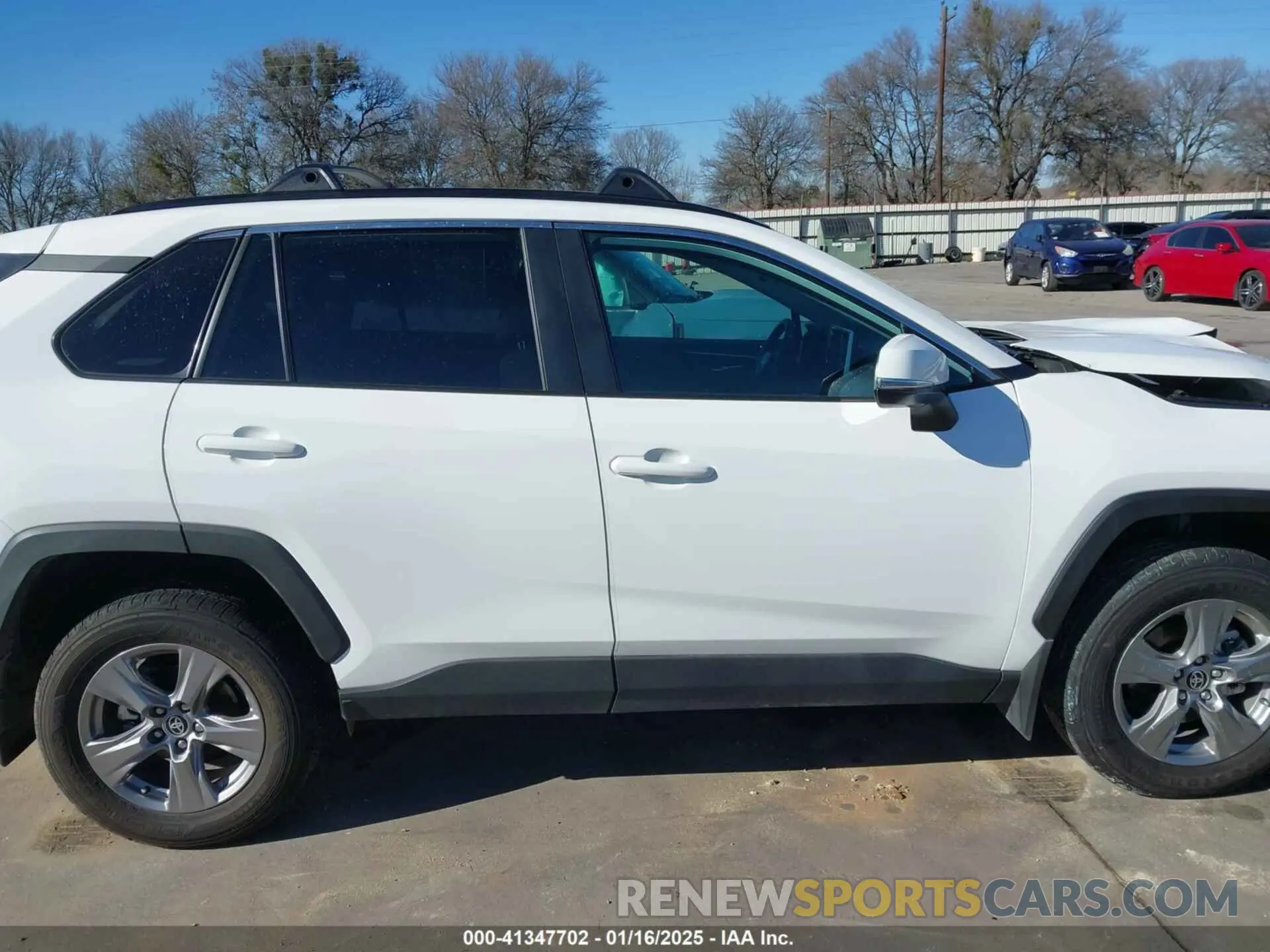 13 fotografías del automóvil dañado 2T3W1RFV4RW350304 TOYOTA RAV4 2024