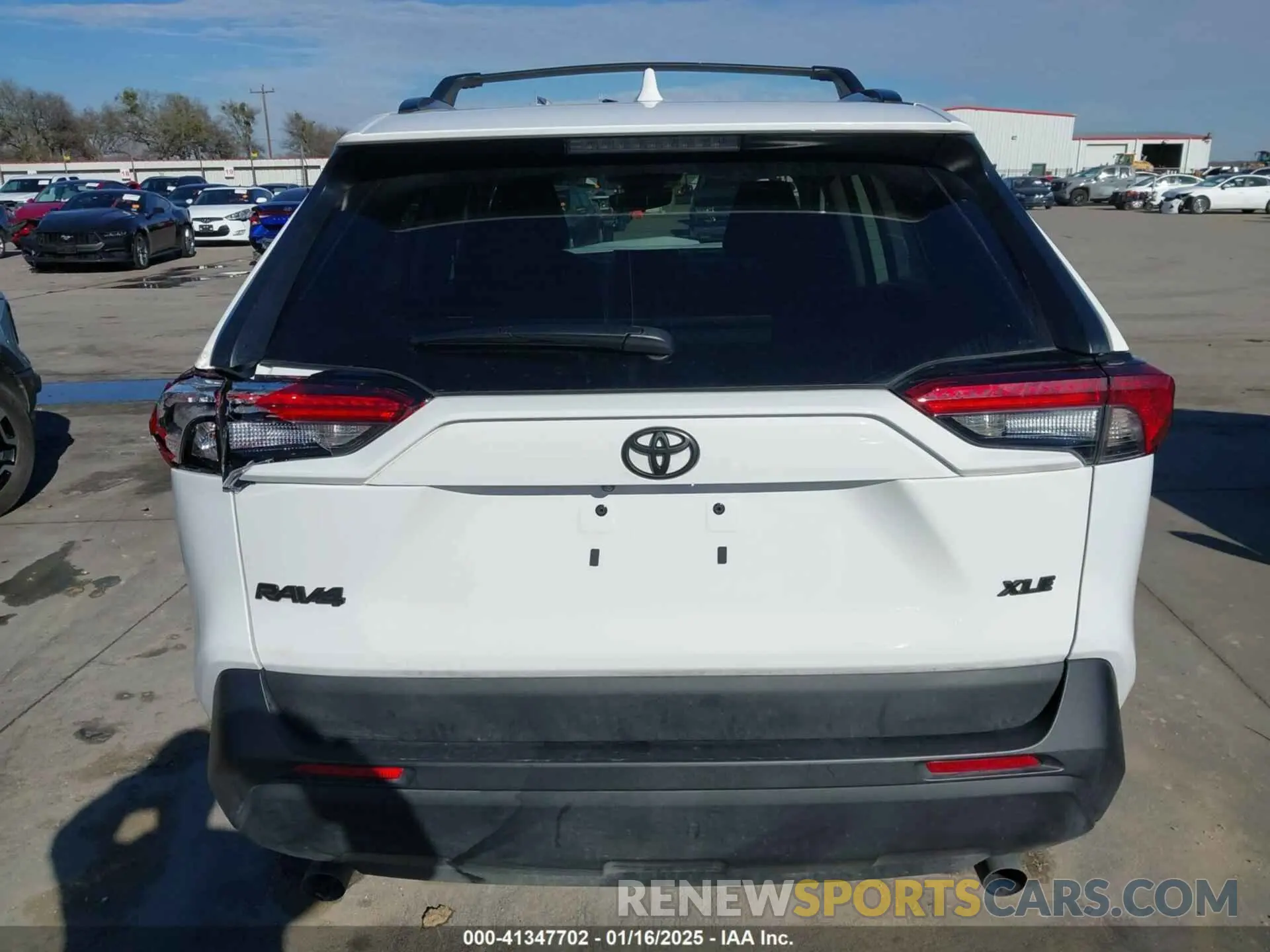 16 fotografías del automóvil dañado 2T3W1RFV4RW350304 TOYOTA RAV4 2024