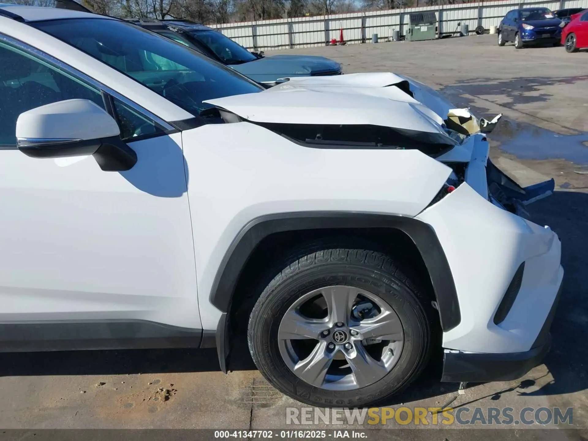 17 fotografías del automóvil dañado 2T3W1RFV4RW350304 TOYOTA RAV4 2024