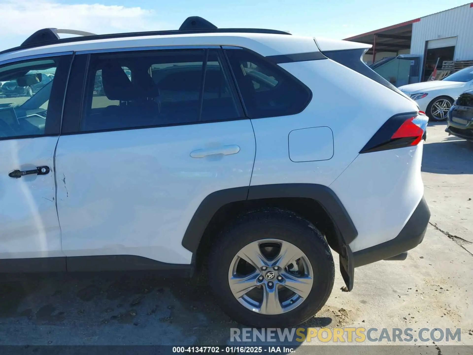 19 fotografías del automóvil dañado 2T3W1RFV4RW350304 TOYOTA RAV4 2024