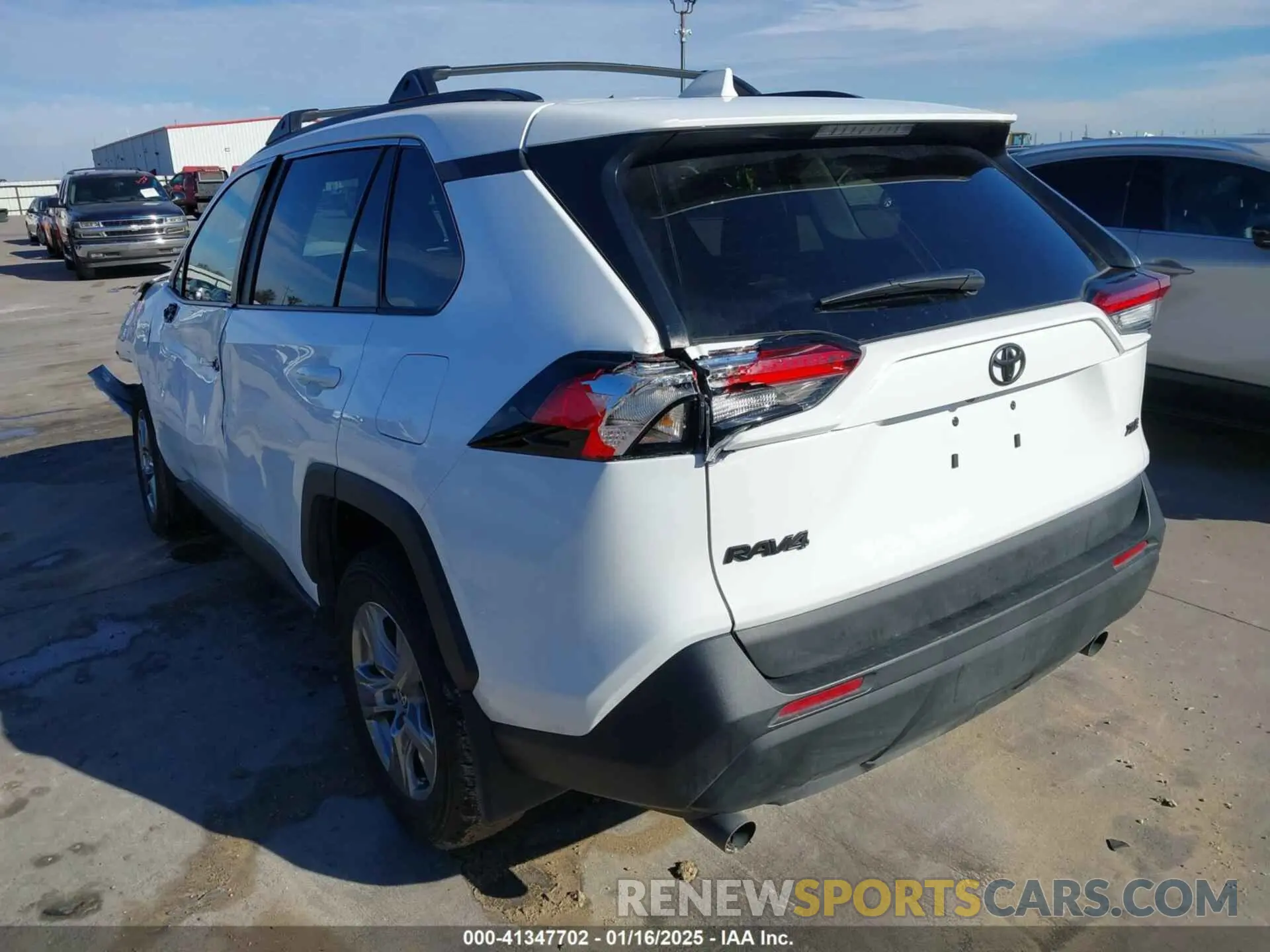 3 fotografías del automóvil dañado 2T3W1RFV4RW350304 TOYOTA RAV4 2024