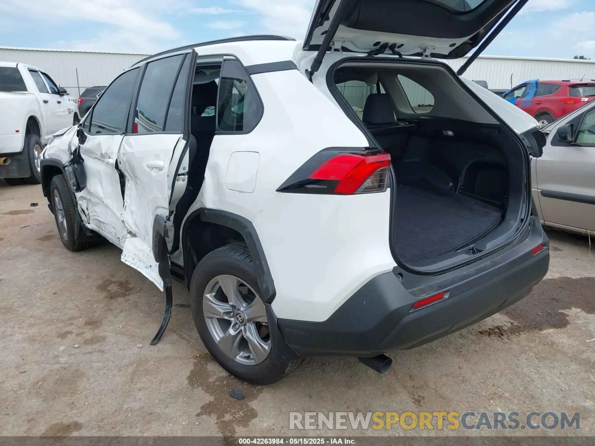 3 fotografías del automóvil dañado 2T3W1RFV5RC290146 TOYOTA RAV4 2024