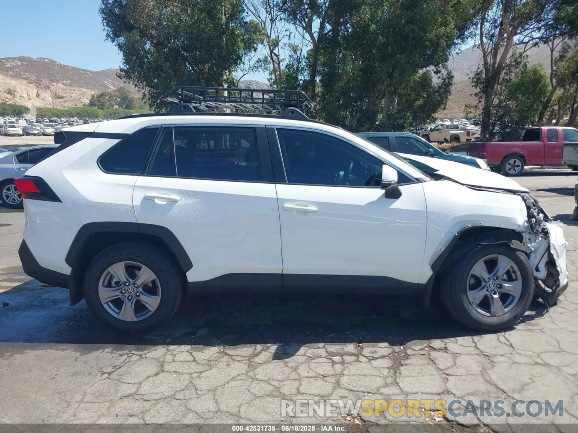 13 fotografías del automóvil dañado 2T3W1RFV5RW304139 TOYOTA RAV4 2024