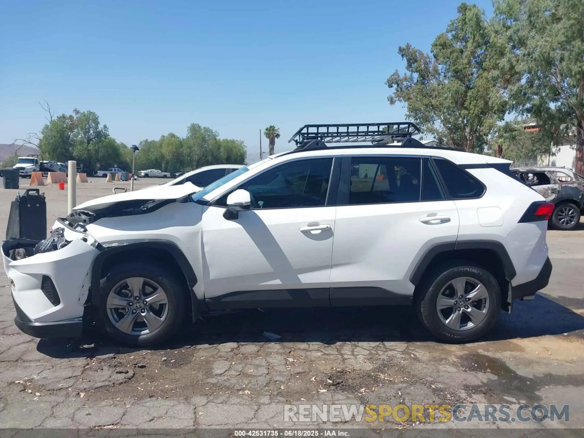 14 fotografías del automóvil dañado 2T3W1RFV5RW304139 TOYOTA RAV4 2024