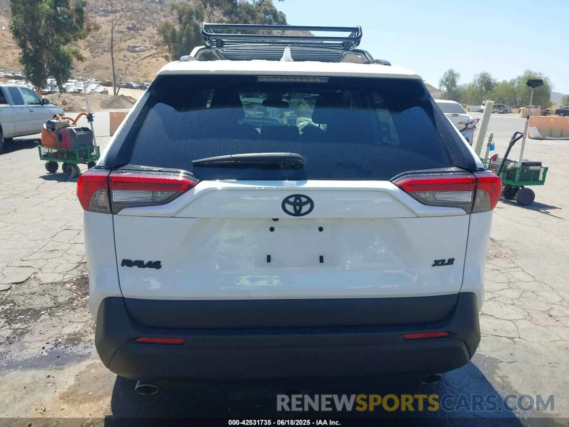 16 fotografías del automóvil dañado 2T3W1RFV5RW304139 TOYOTA RAV4 2024