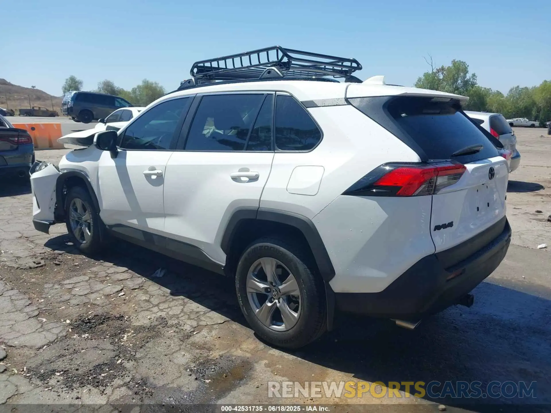 3 fotografías del automóvil dañado 2T3W1RFV5RW304139 TOYOTA RAV4 2024