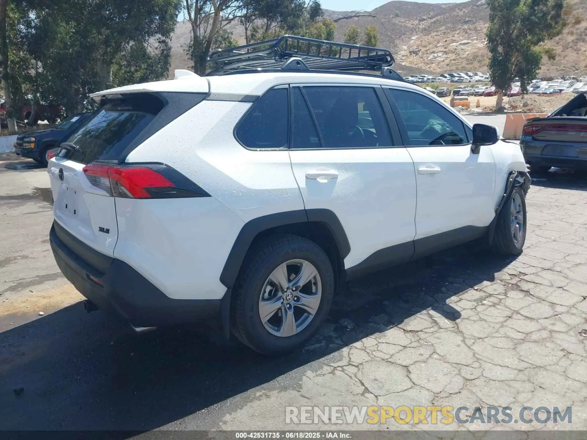 4 fotografías del automóvil dañado 2T3W1RFV5RW304139 TOYOTA RAV4 2024