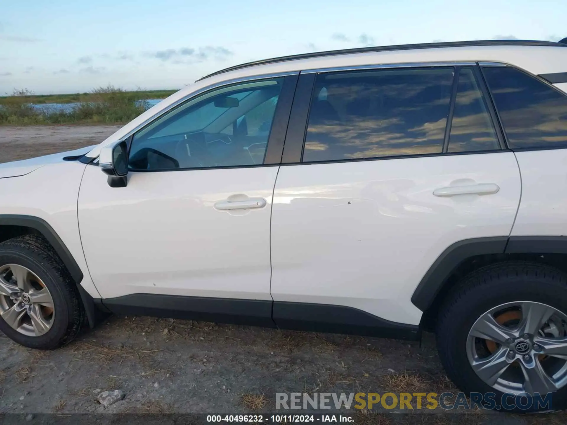 13 fotografías del automóvil dañado 2T3W1RFV5RW335276 TOYOTA RAV4 2024