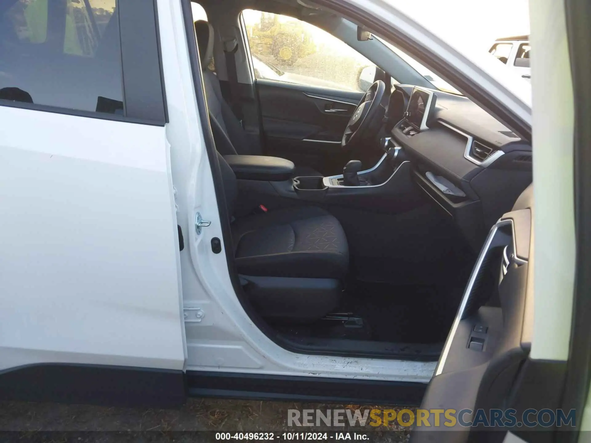 5 fotografías del automóvil dañado 2T3W1RFV5RW335276 TOYOTA RAV4 2024