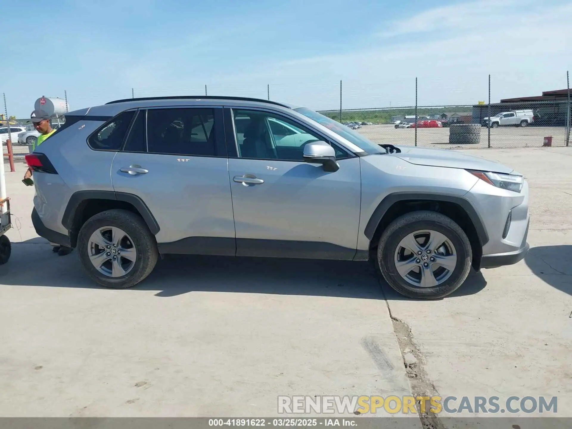 13 fotografías del automóvil dañado 2T3W1RFV5RW338999 TOYOTA RAV4 2024