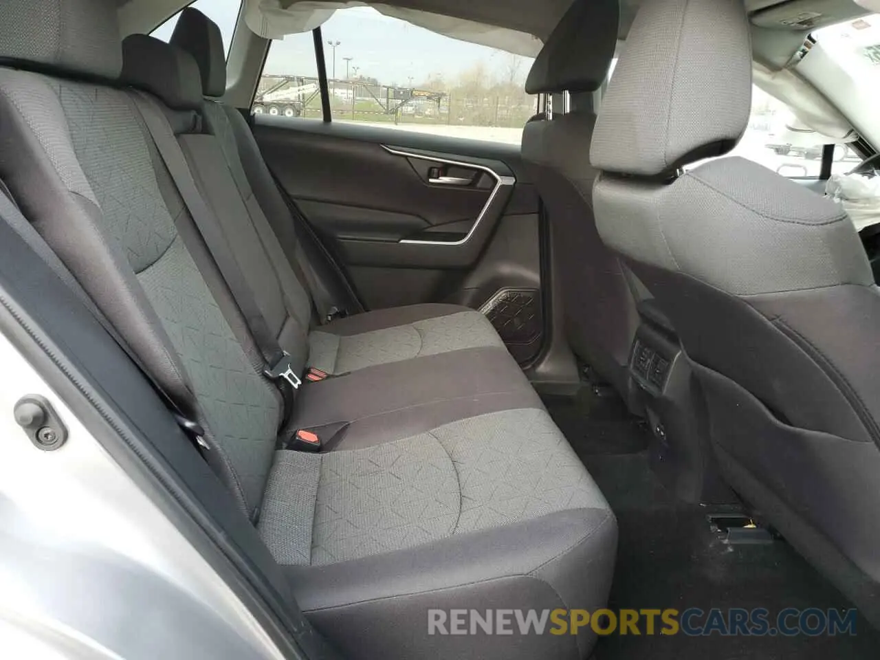 12 fotografías del automóvil dañado 2T3W1RFV6RC253848 TOYOTA RAV4 2024
