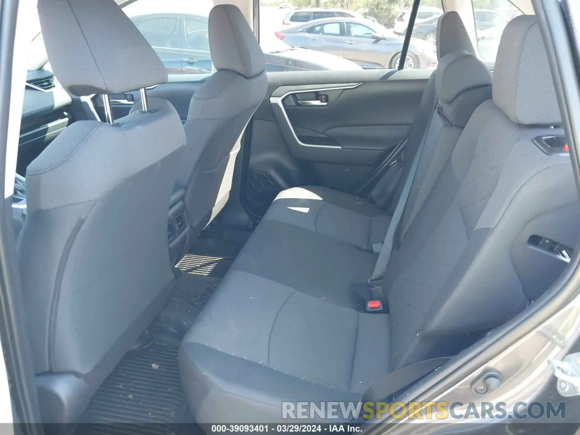 8 fotografías del automóvil dañado 2T3W1RFV6RC268656 TOYOTA RAV4 2024