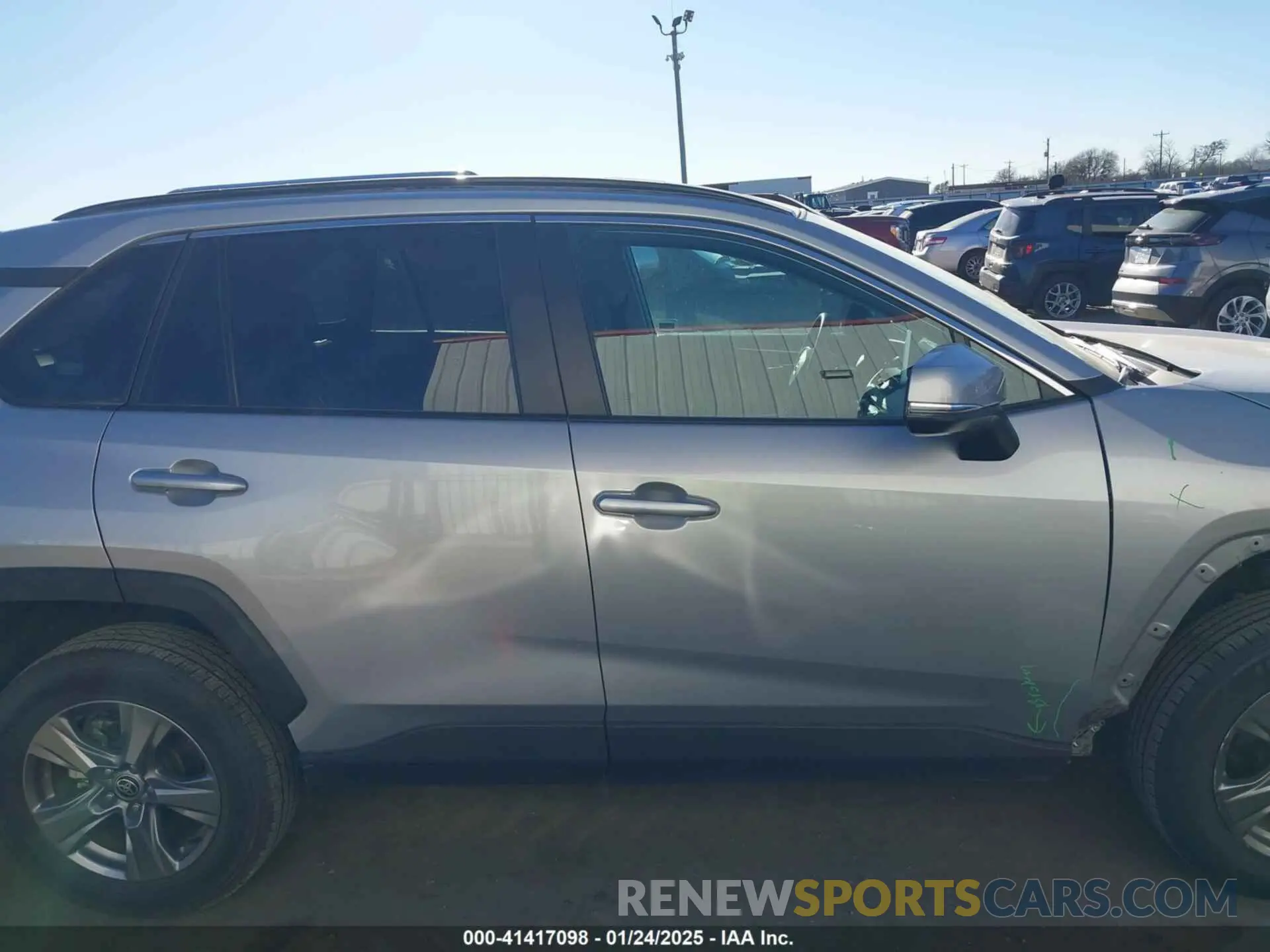 13 fotografías del automóvil dañado 2T3W1RFV6RW319653 TOYOTA RAV4 2024
