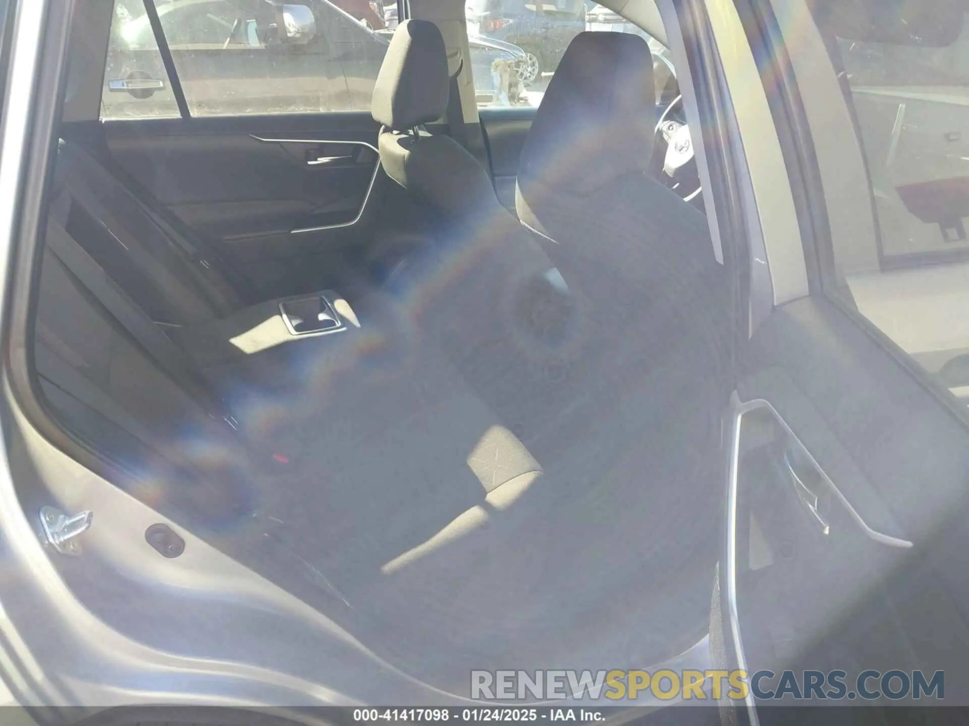 8 fotografías del automóvil dañado 2T3W1RFV6RW319653 TOYOTA RAV4 2024