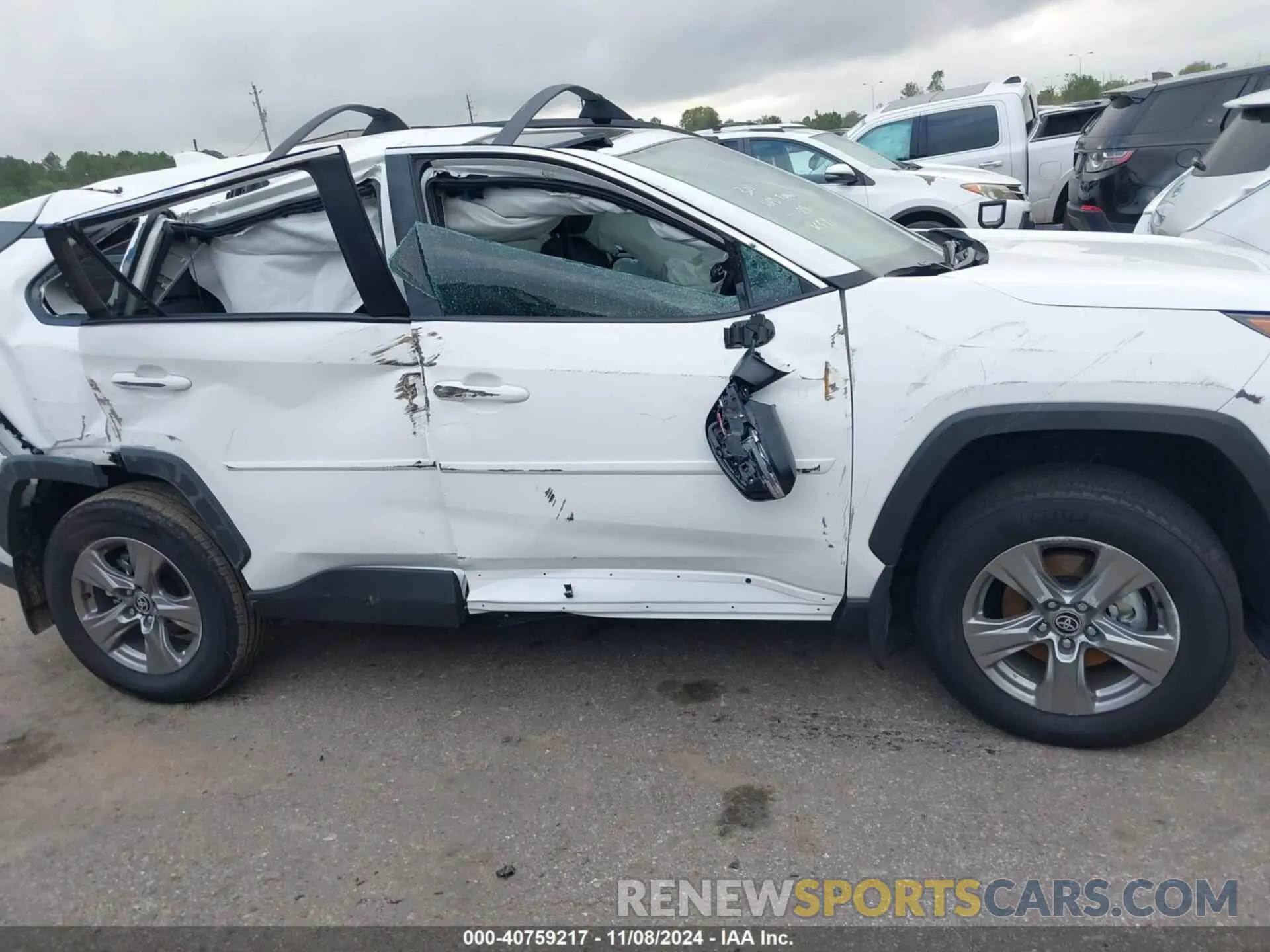 13 fotografías del automóvil dañado 2T3W1RFV7RC284414 TOYOTA RAV4 2024