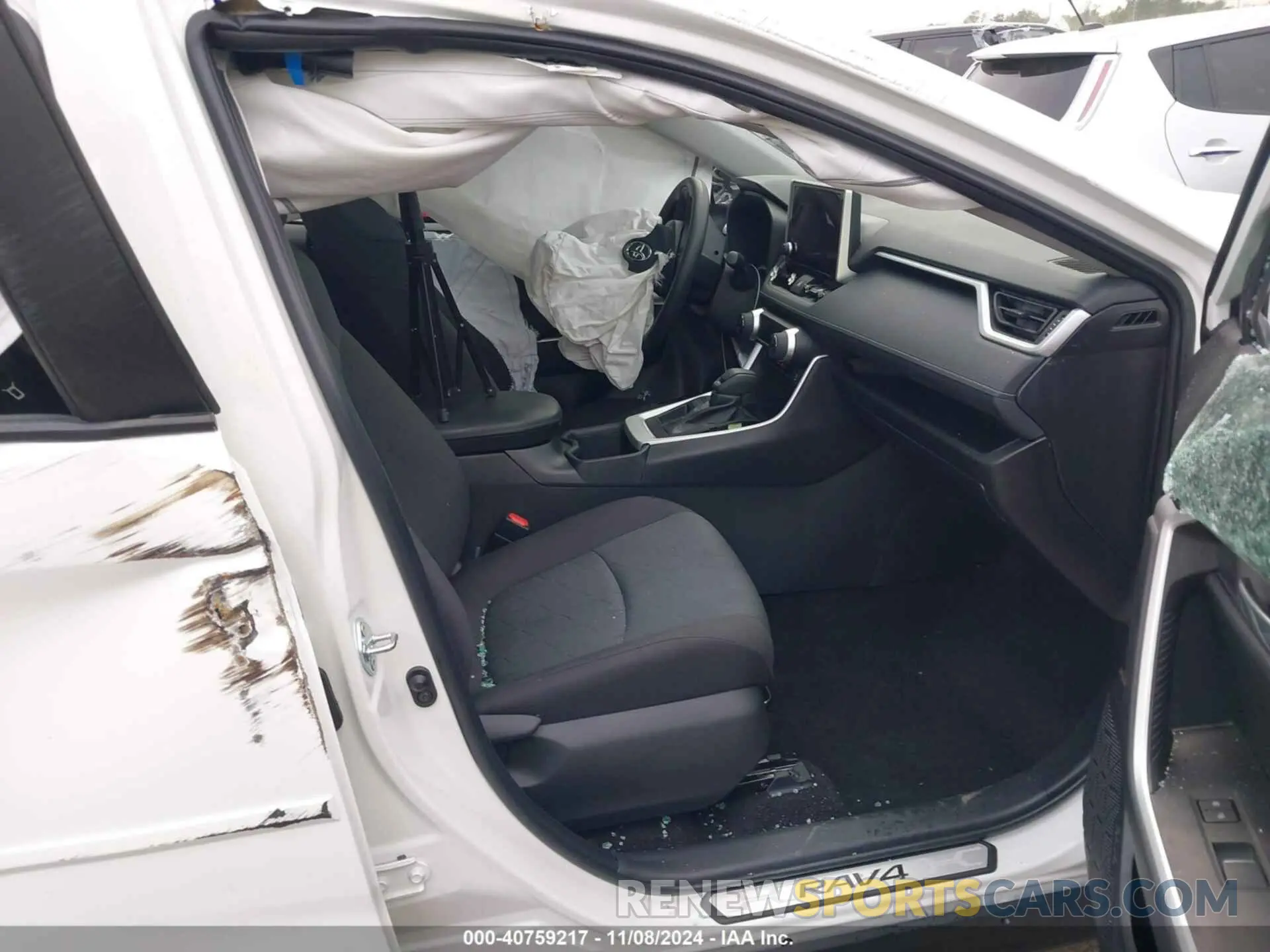 5 fotografías del automóvil dañado 2T3W1RFV7RC284414 TOYOTA RAV4 2024