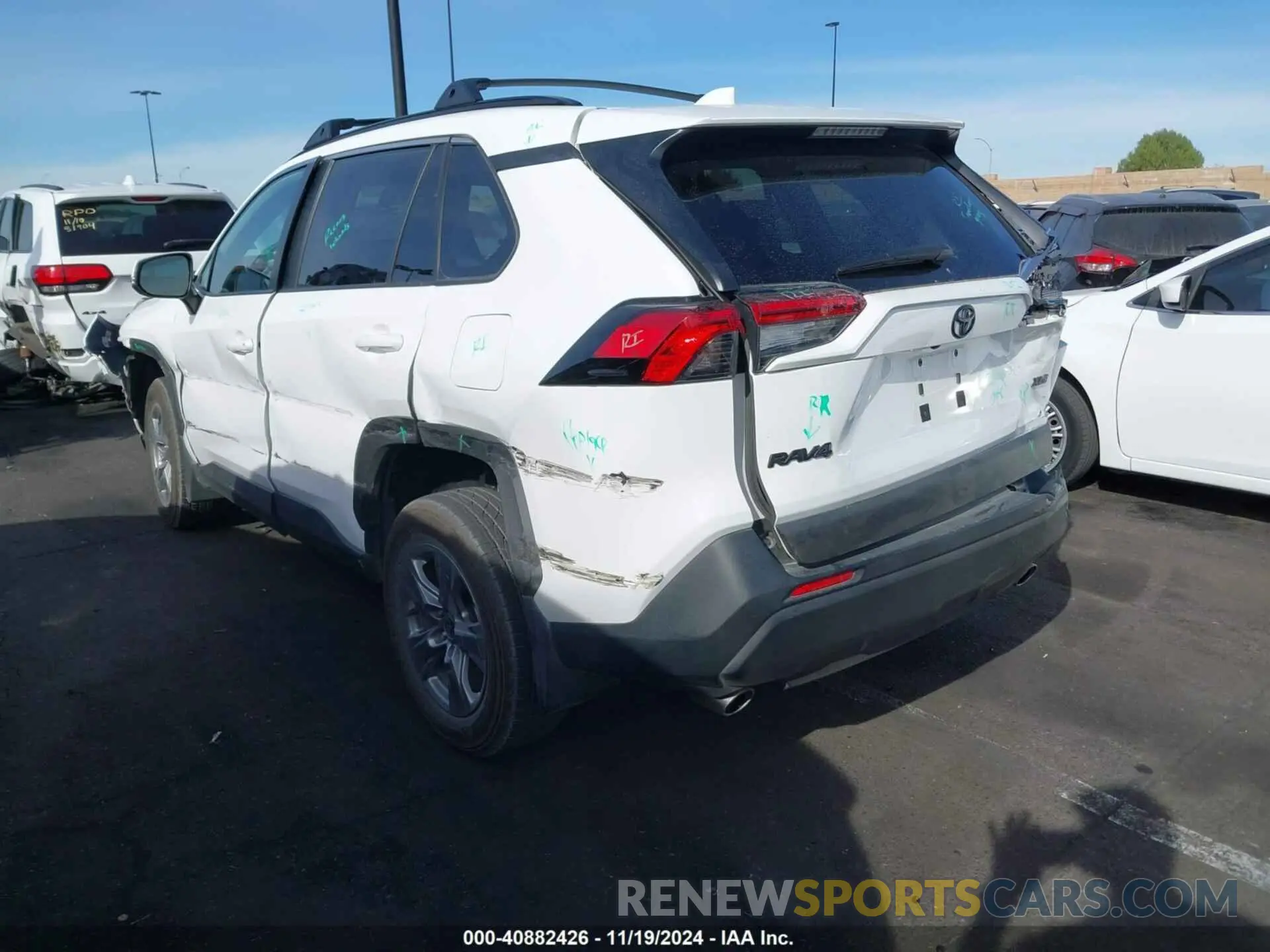 14 fotografías del automóvil dañado 2T3W1RFV7RW301212 TOYOTA RAV4 2024