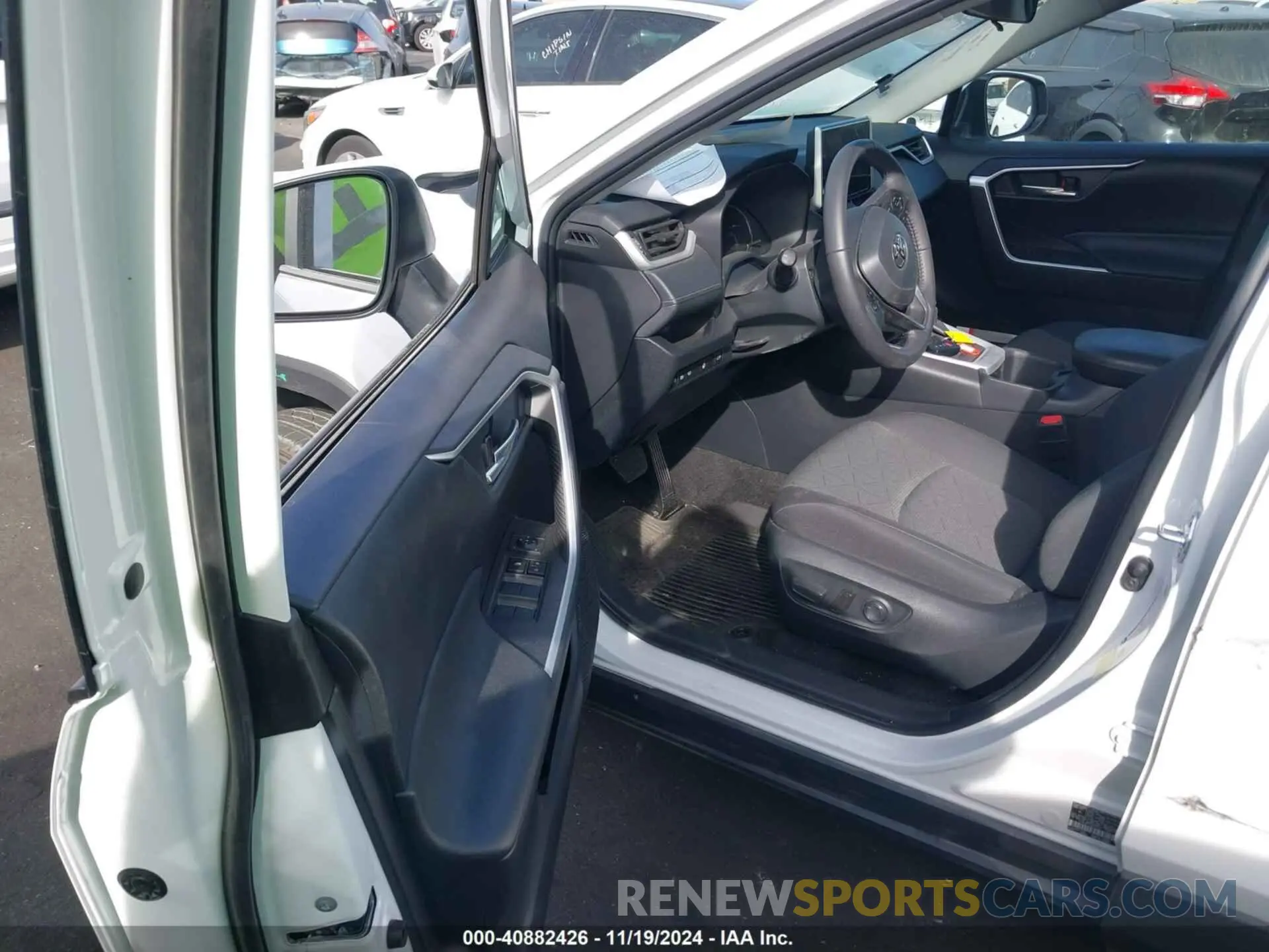 5 fotografías del automóvil dañado 2T3W1RFV7RW301212 TOYOTA RAV4 2024