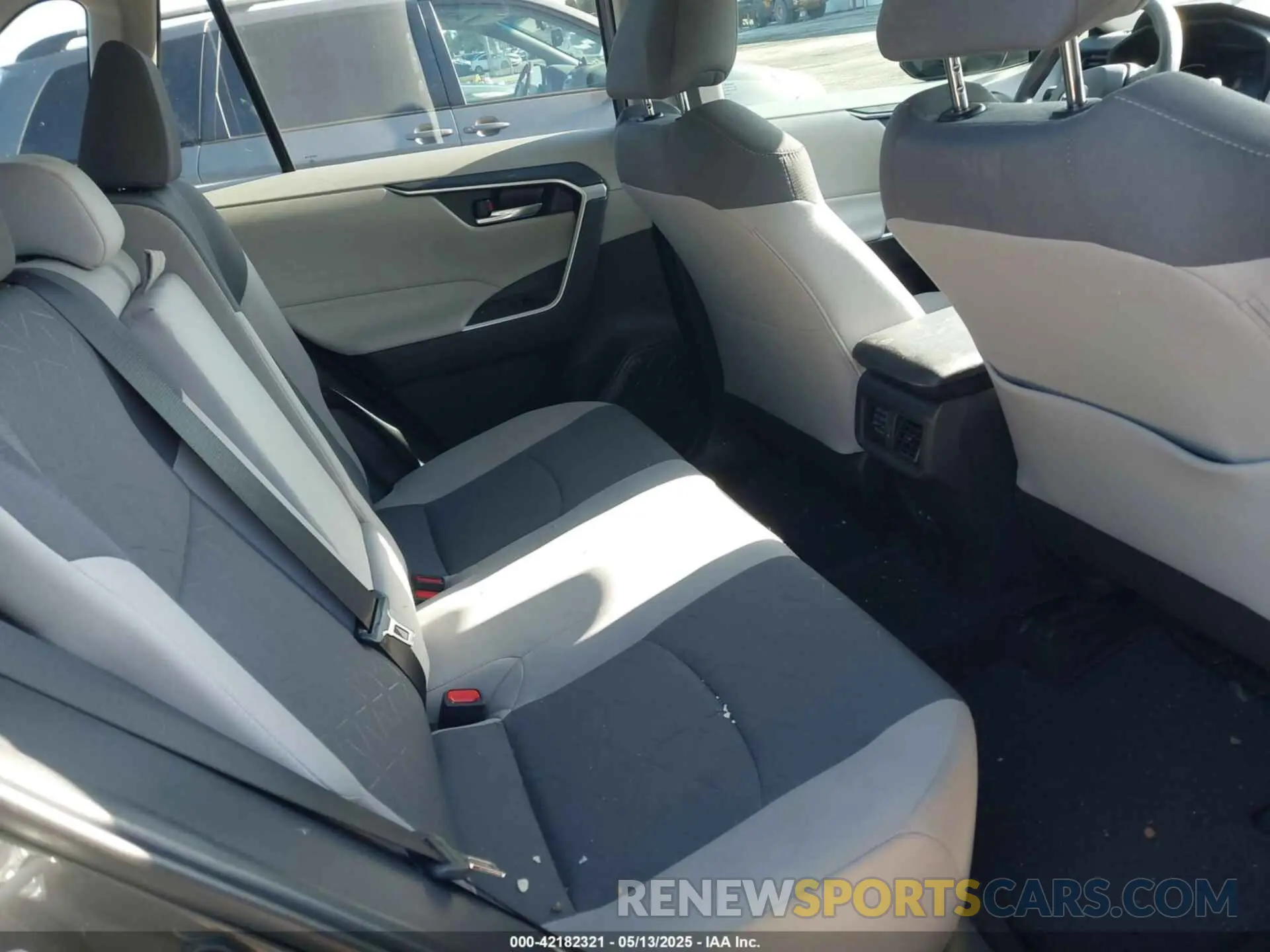 8 fotografías del automóvil dañado 2T3W1RFV7RW359241 TOYOTA RAV4 2024