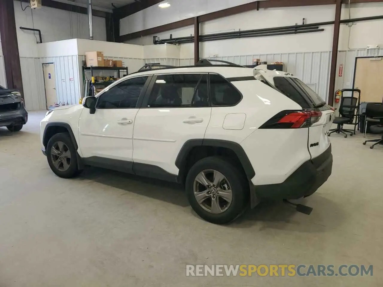 2 fotografías del automóvil dañado 2T3W1RFV8RC296958 TOYOTA RAV4 2024