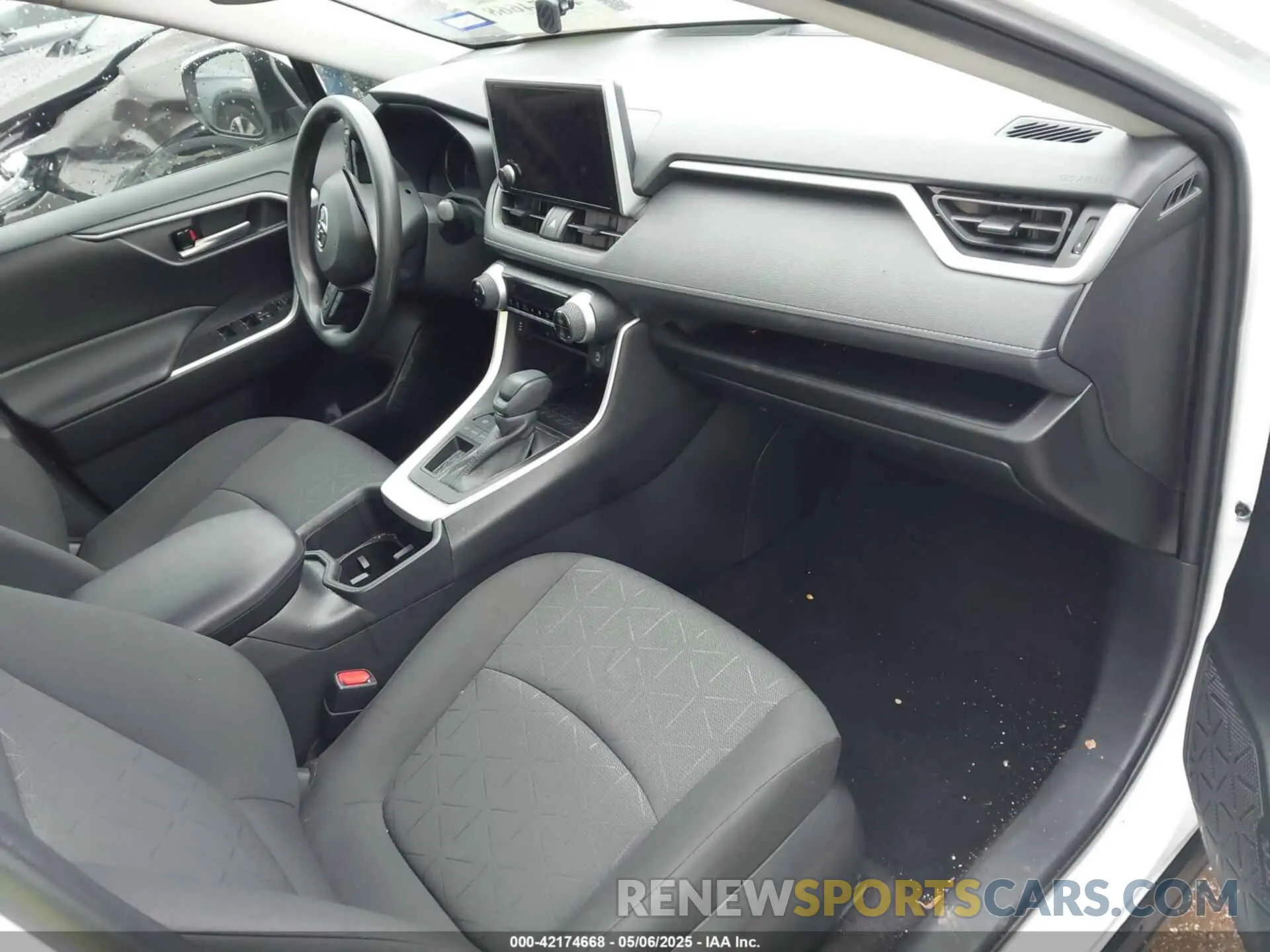 5 fotografías del automóvil dañado 2T3W1RFV8RW301106 TOYOTA RAV4 2024