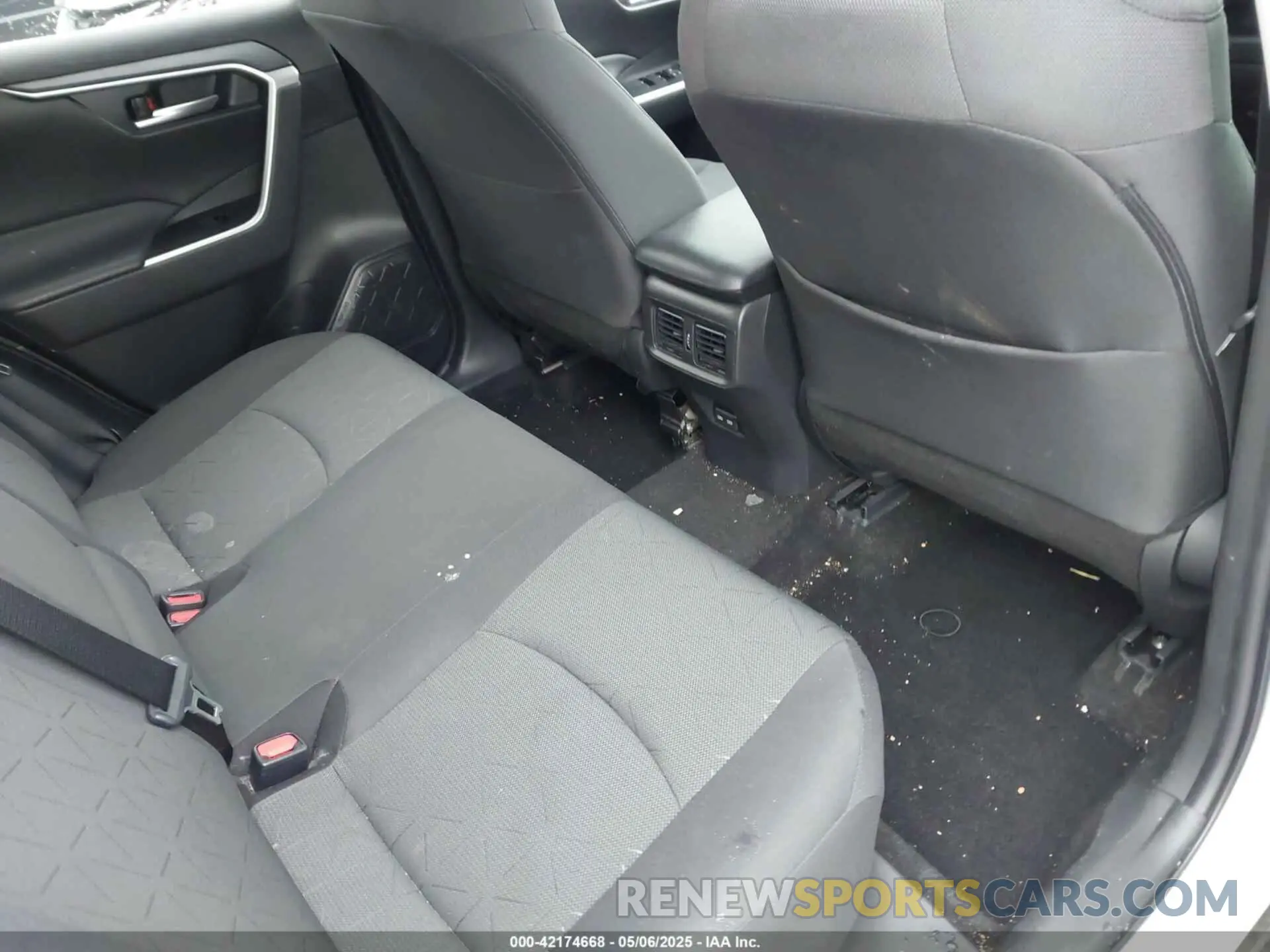 8 fotografías del automóvil dañado 2T3W1RFV8RW301106 TOYOTA RAV4 2024