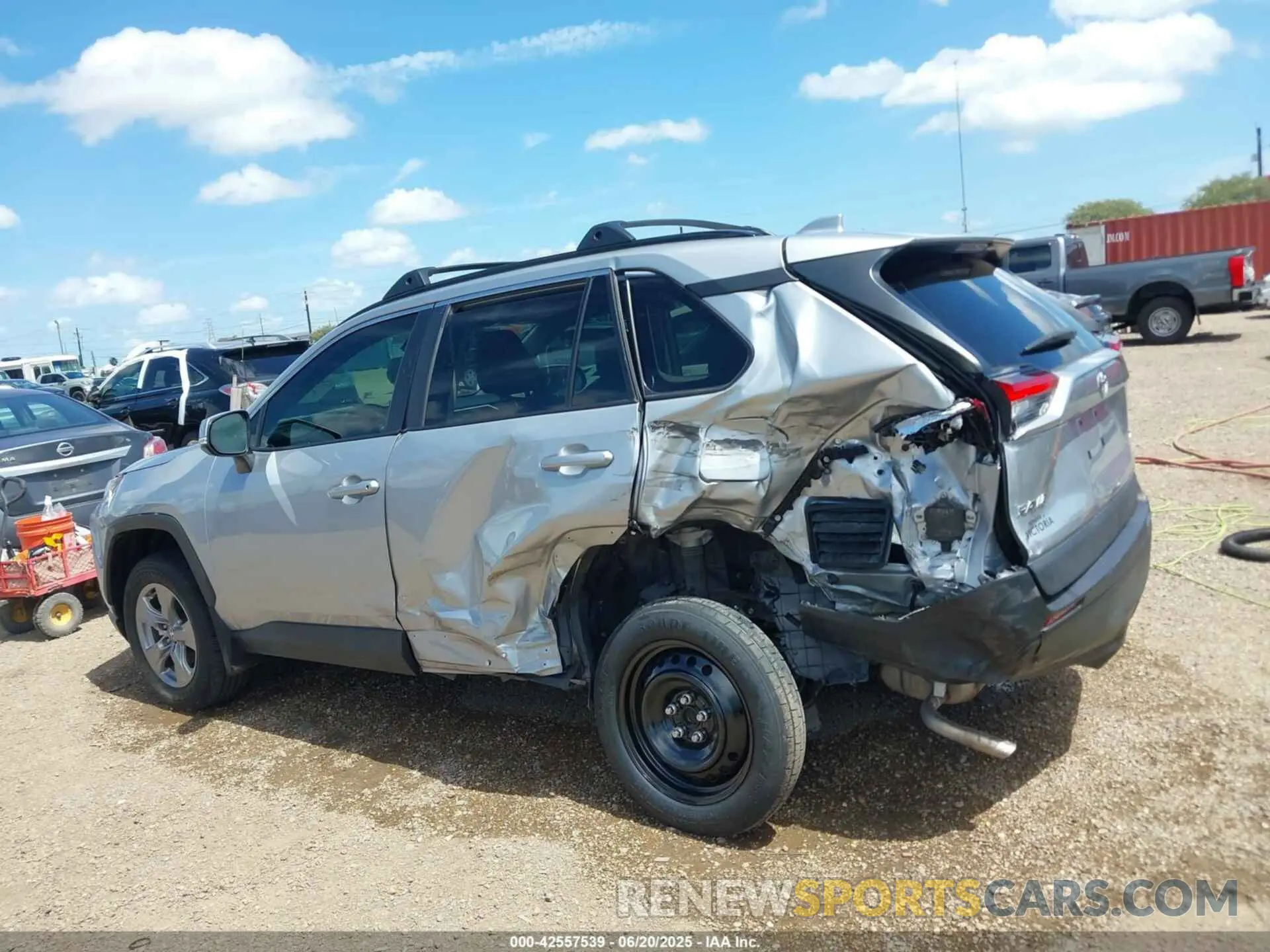 15 fotografías del automóvil dañado 2T3W1RFV8RW316415 TOYOTA RAV4 2024