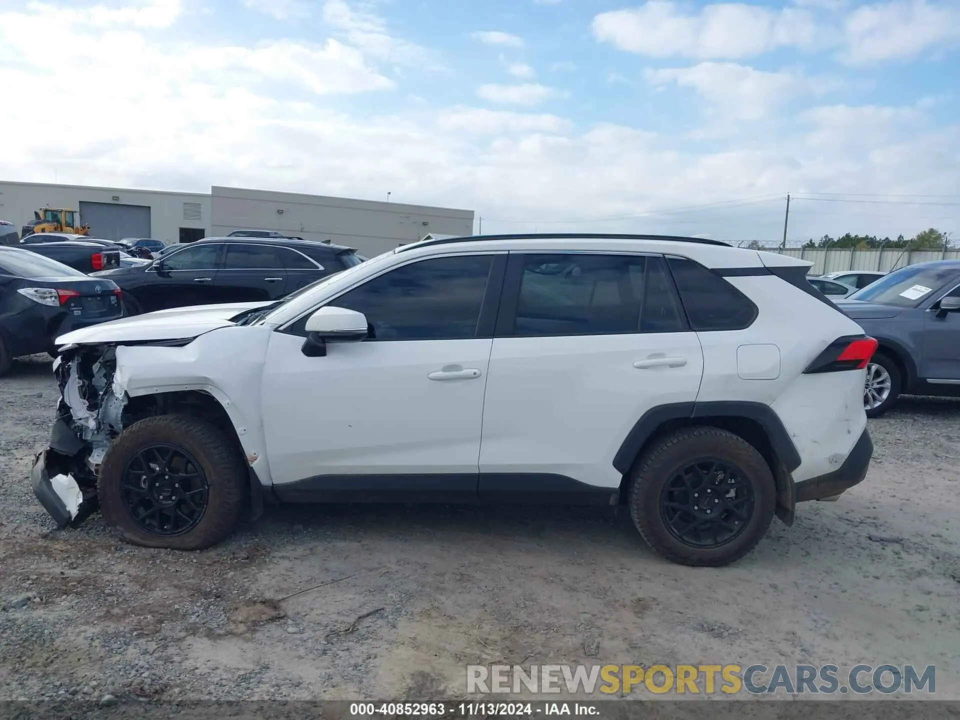 14 fotografías del automóvil dañado 2T3W1RFV8RW340682 TOYOTA RAV4 2024