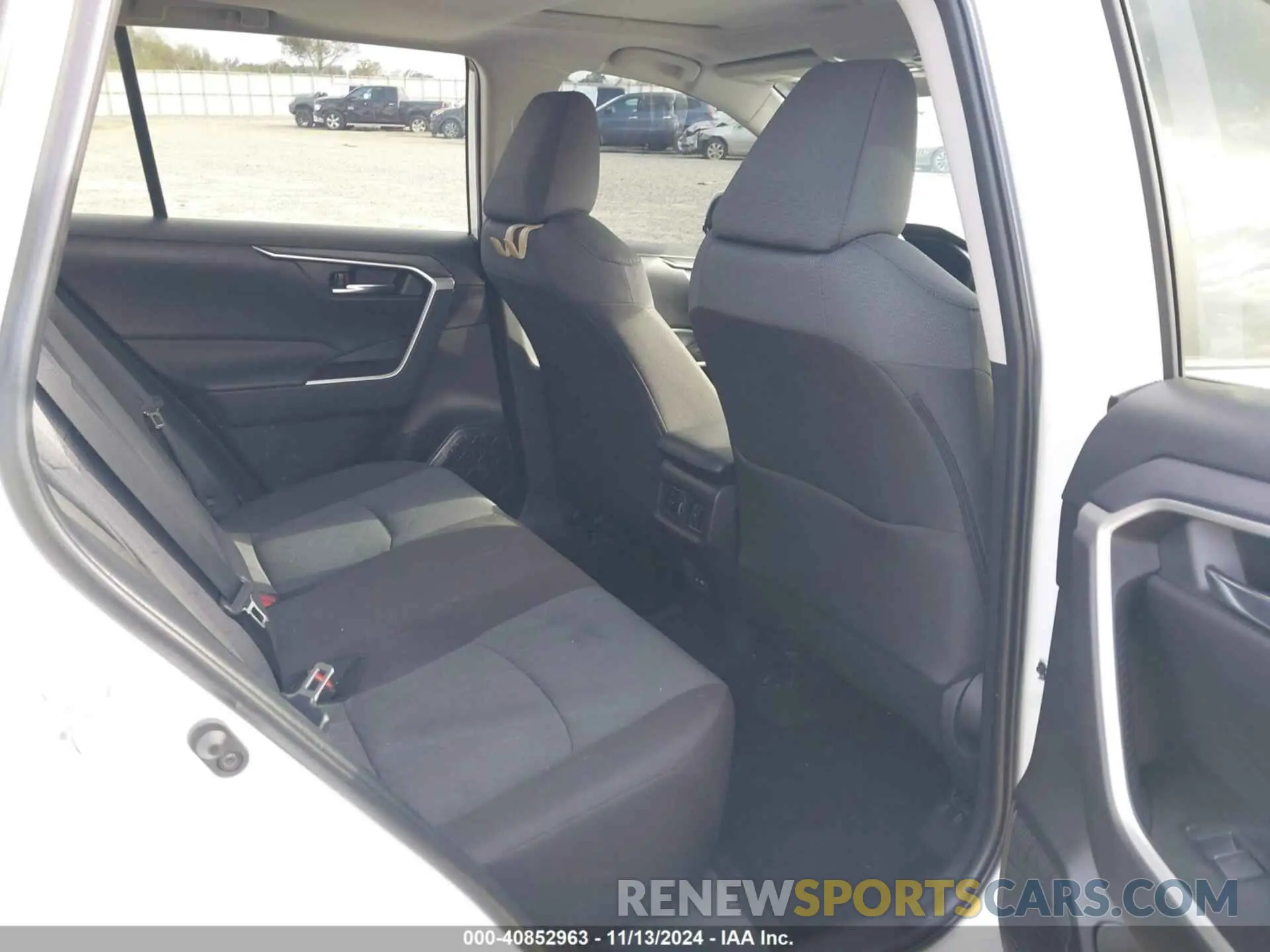 8 fotografías del automóvil dañado 2T3W1RFV8RW340682 TOYOTA RAV4 2024