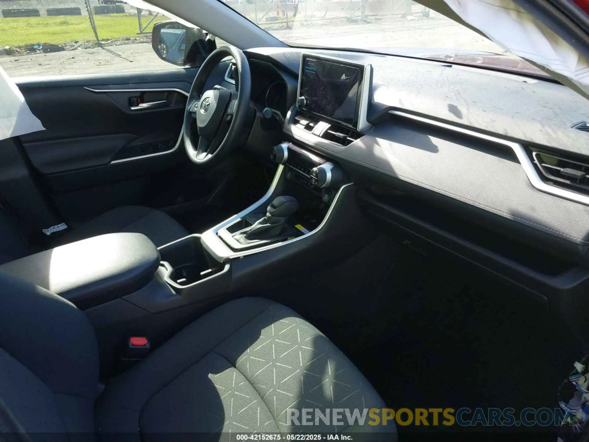 5 fotografías del automóvil dañado 2T3W1RFV8RW363315 TOYOTA RAV4 2024