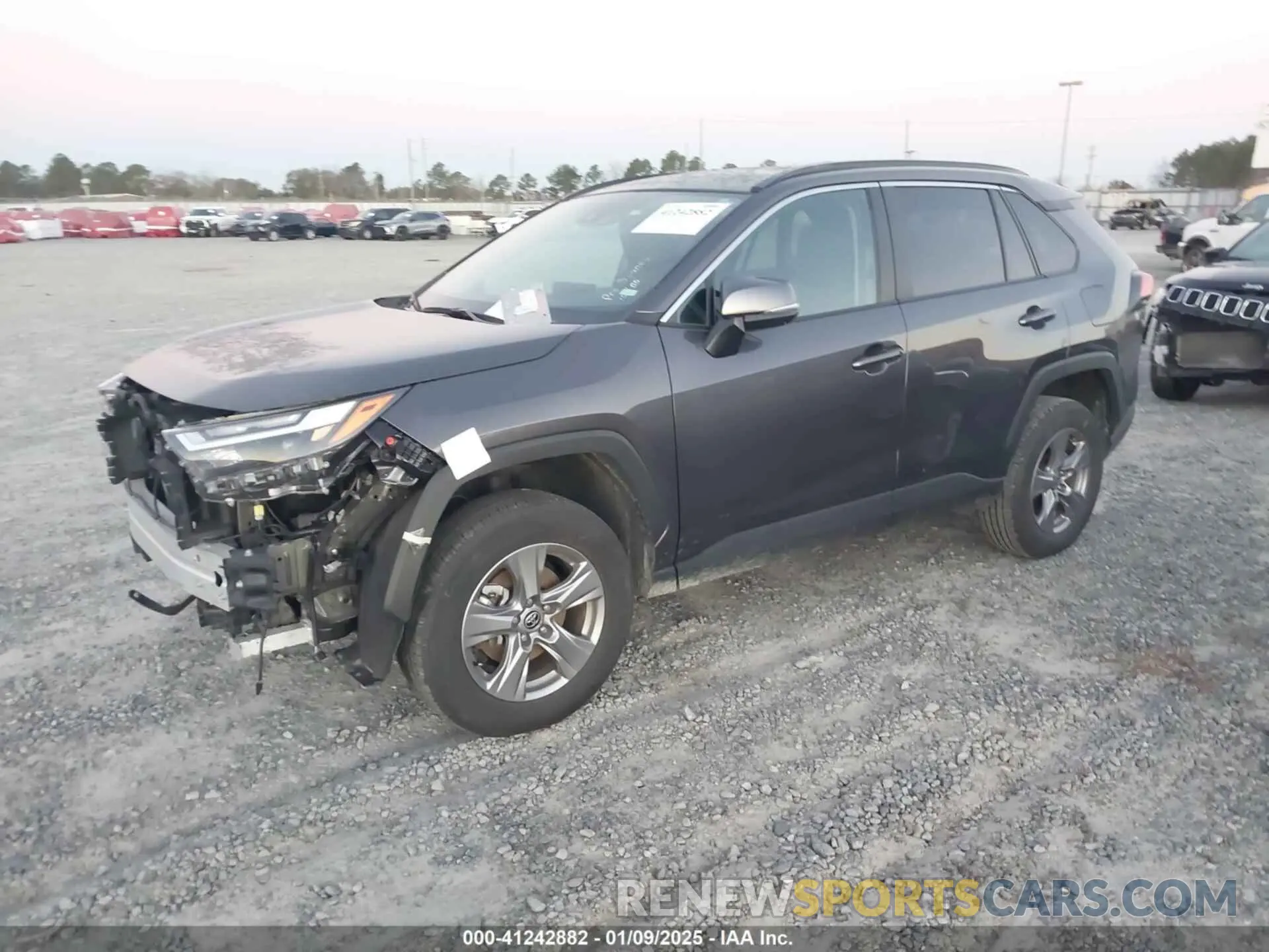 2 fotografías del automóvil dañado 2T3W1RFV9RW303530 TOYOTA RAV4 2024