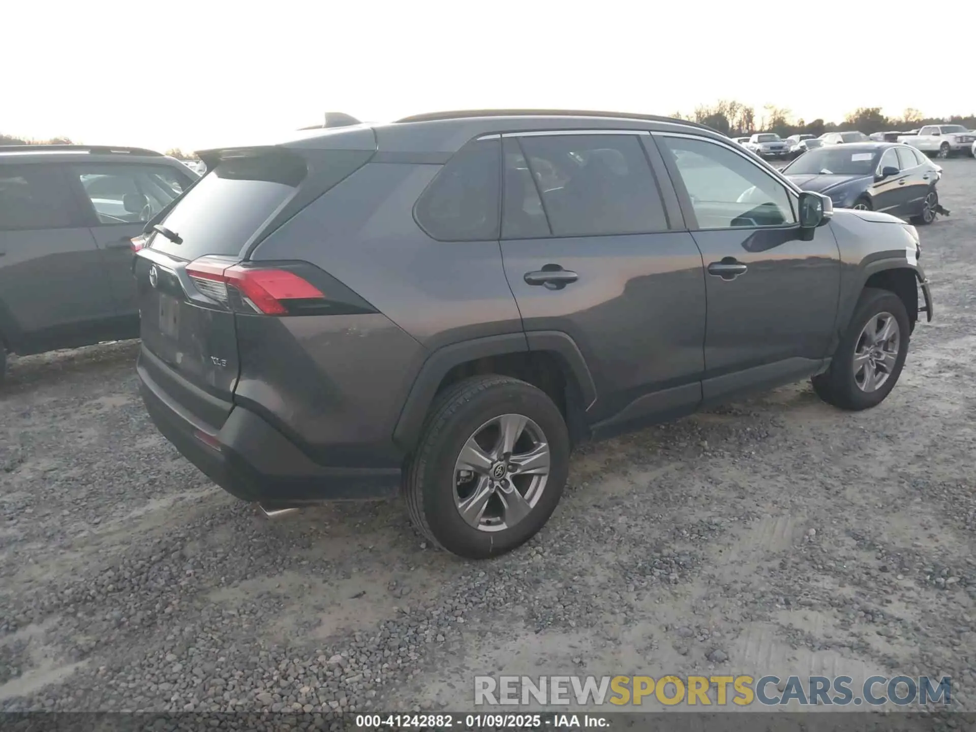 4 fotografías del automóvil dañado 2T3W1RFV9RW303530 TOYOTA RAV4 2024