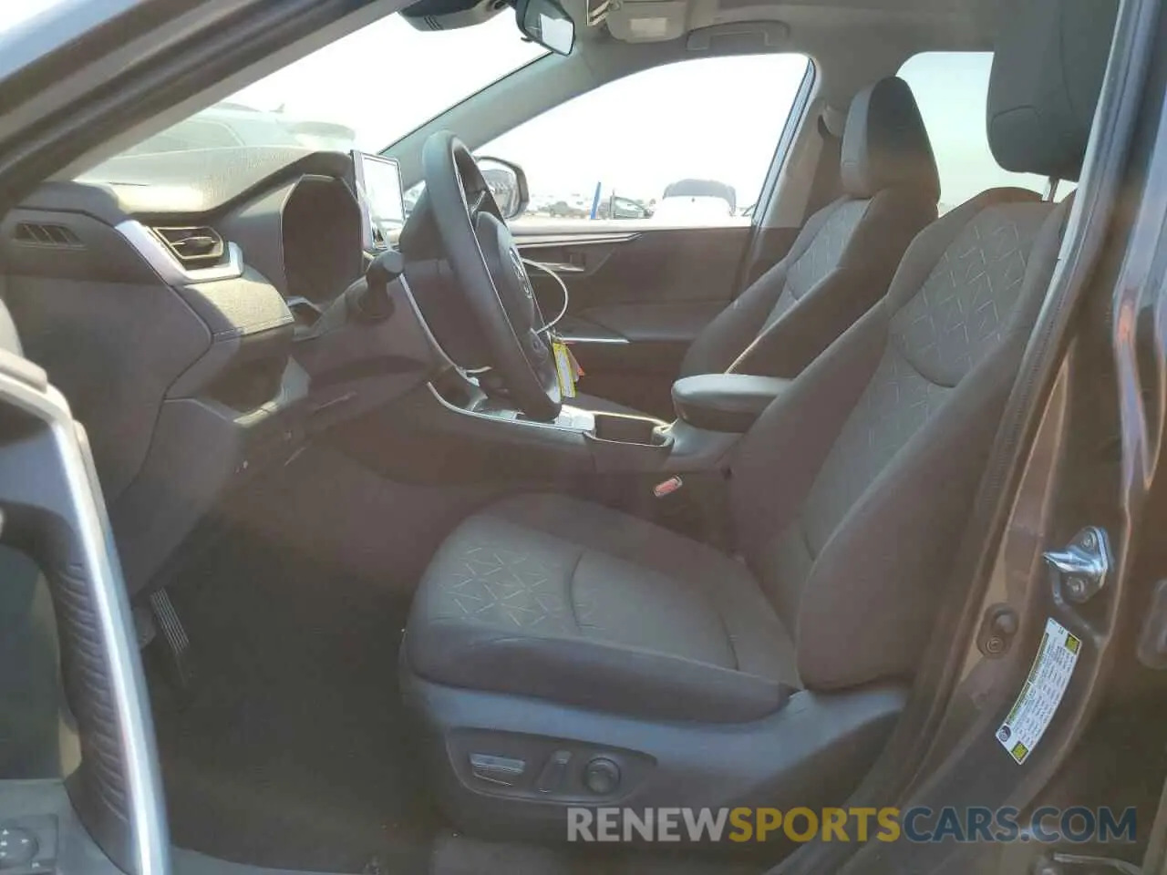 7 fotografías del automóvil dañado 2T3W1RFV9RW322689 TOYOTA RAV4 2024