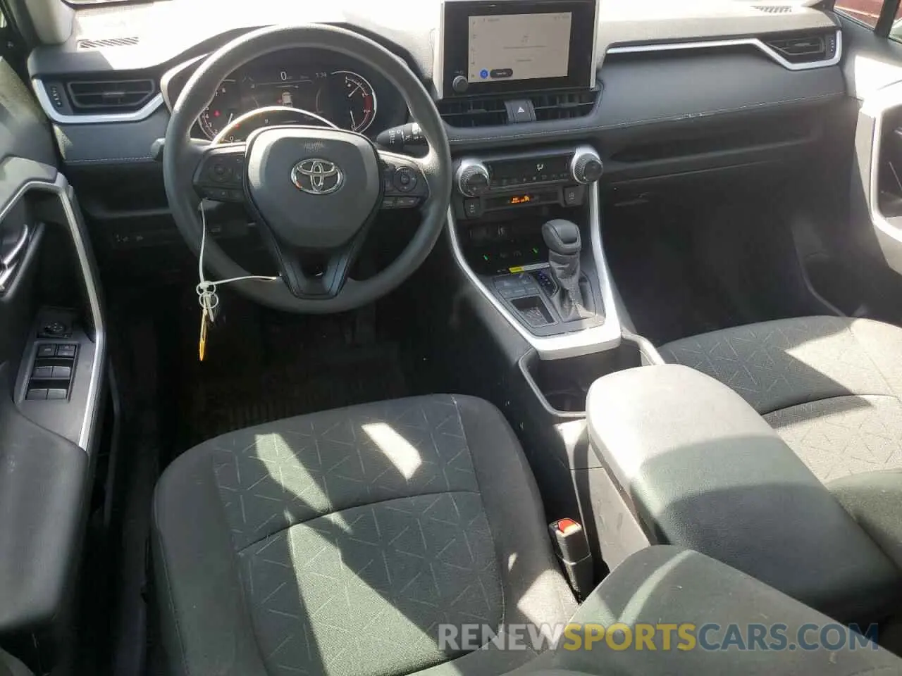 8 fotografías del automóvil dañado 2T3W1RFV9RW330677 TOYOTA RAV4 2024