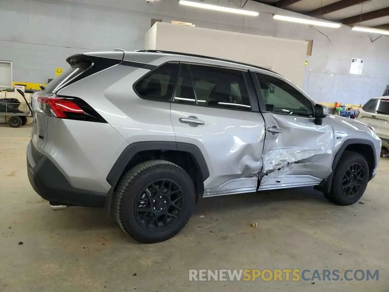3 fotografías del automóvil dañado 2T3W1RFVXRC261290 TOYOTA RAV4 2024