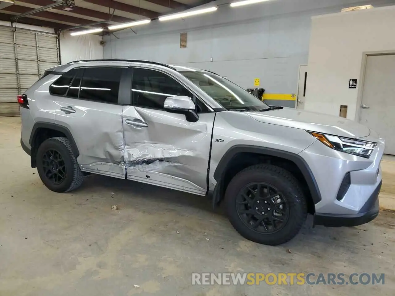 4 fotografías del automóvil dañado 2T3W1RFVXRC261290 TOYOTA RAV4 2024