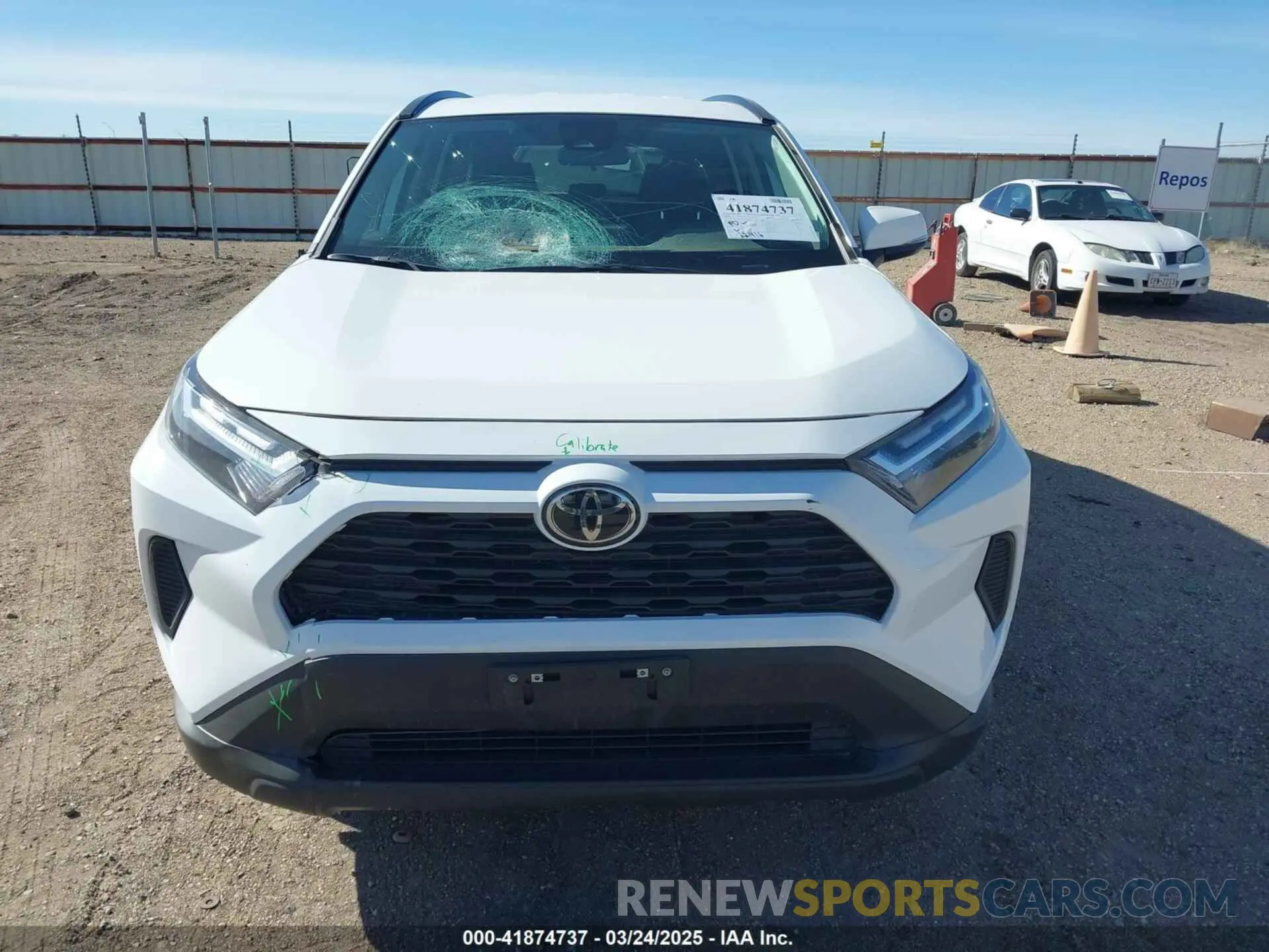 12 fotografías del automóvil dañado 2T3W1RFVXRW332017 TOYOTA RAV4 2024